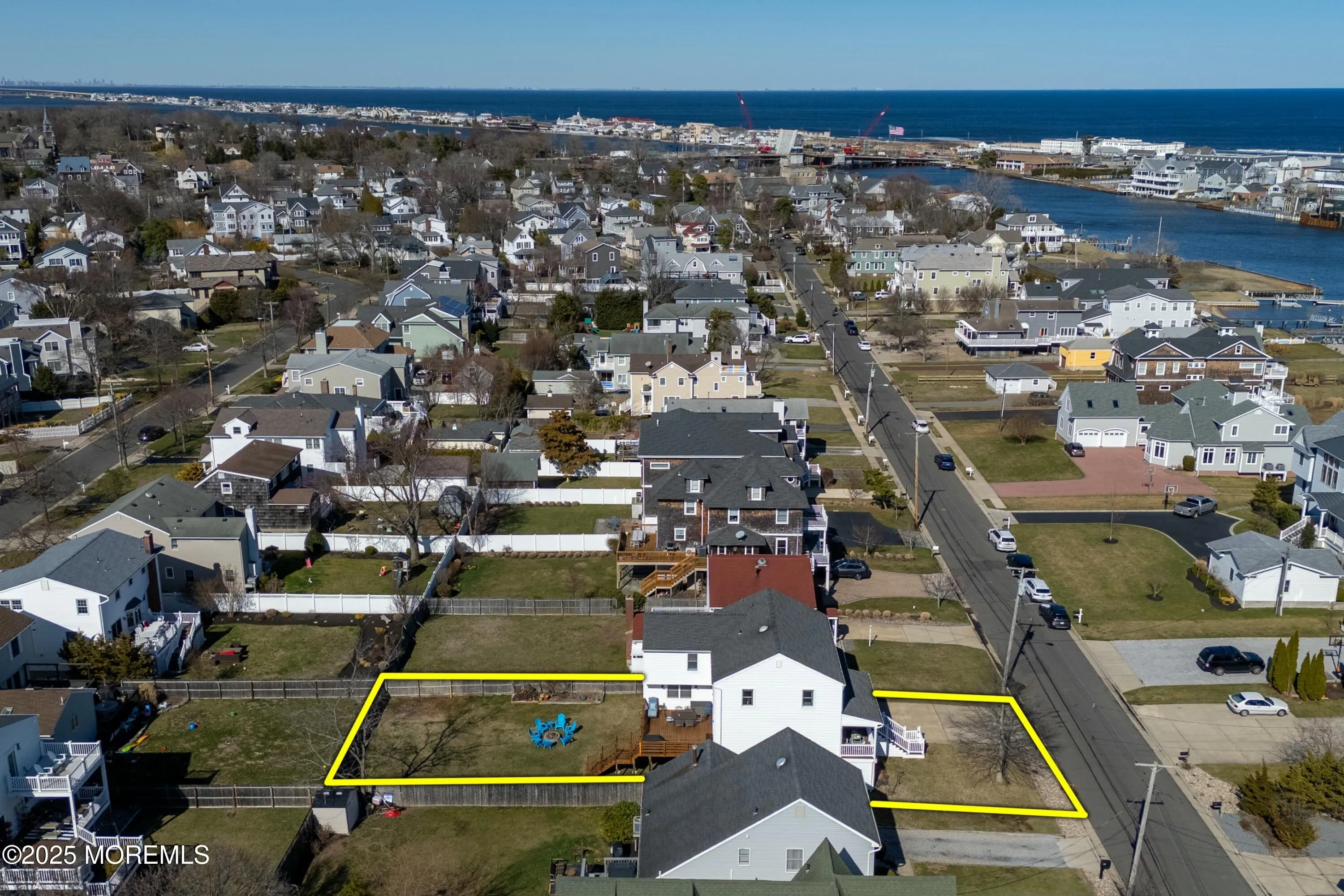 Rumson, New Jersey 07760, United States, 5 Bedrooms Bedrooms, ,3 BathroomsBathrooms,Residential,Active,94229