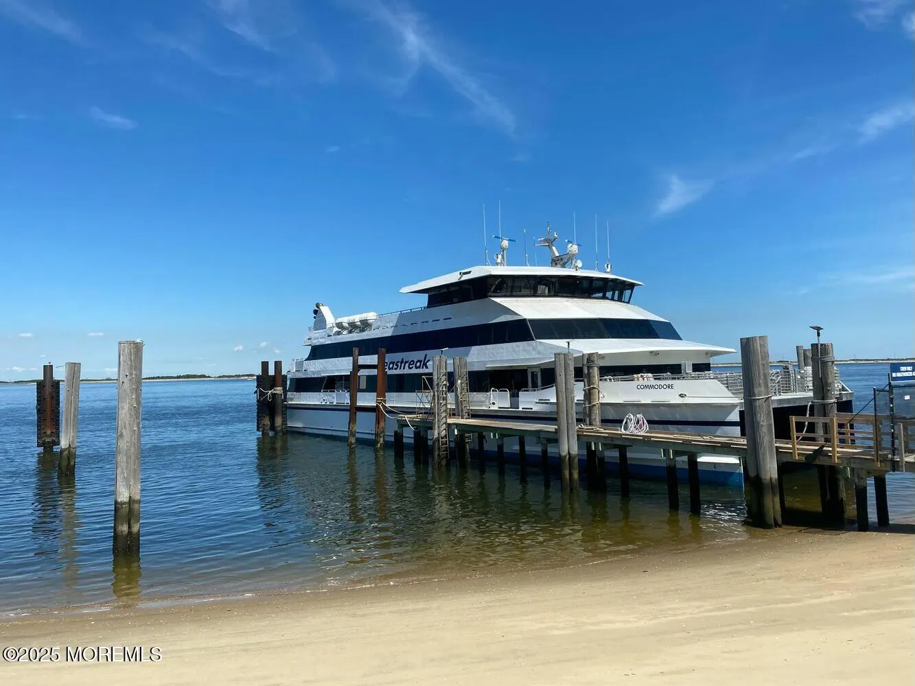 Rumson, New Jersey 07760, United States, 5 Bedrooms Bedrooms, ,3 BathroomsBathrooms,Residential,Active,94229