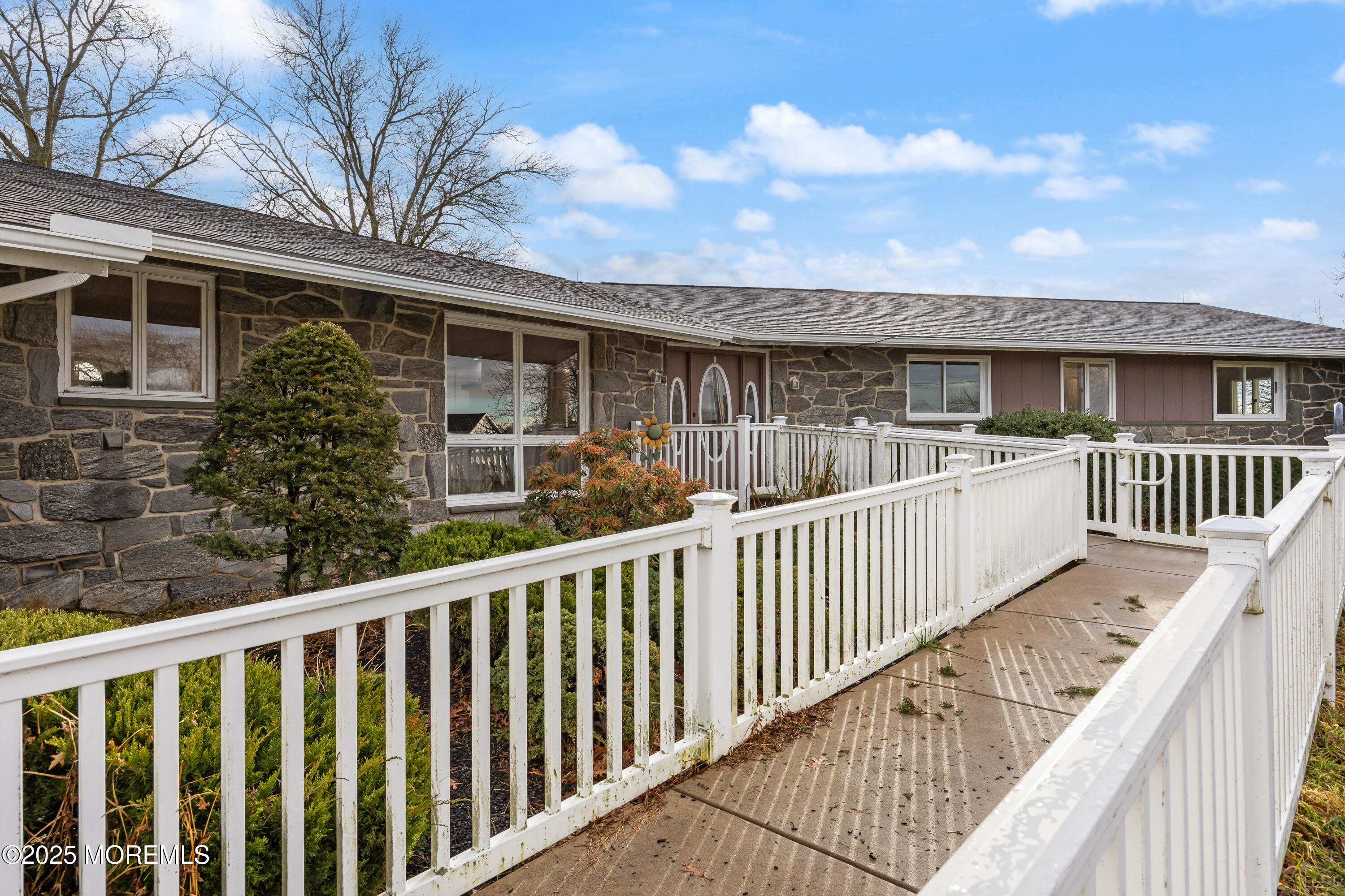 51 Arneys Mount Road