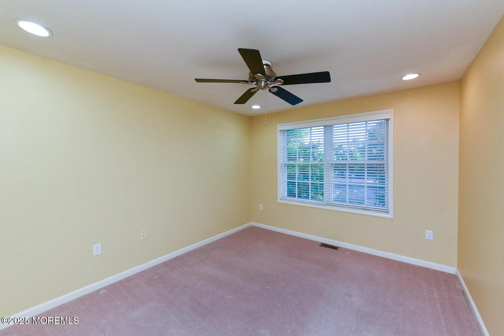 Middletown, New Jersey 07748, United States, 3 Bedrooms Bedrooms, ,3 BathroomsBathrooms,Residential,Active,161352