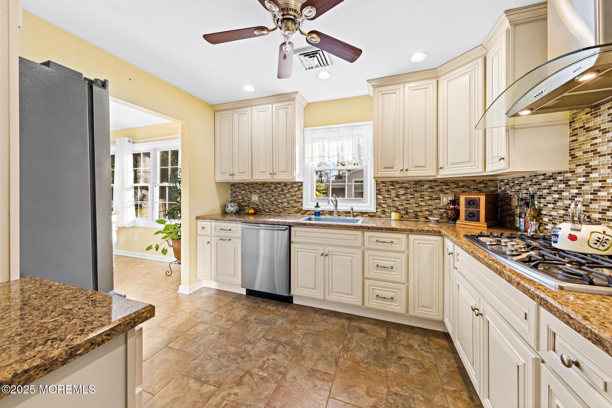 12 Down Court, Toms River, New Jersey image 14