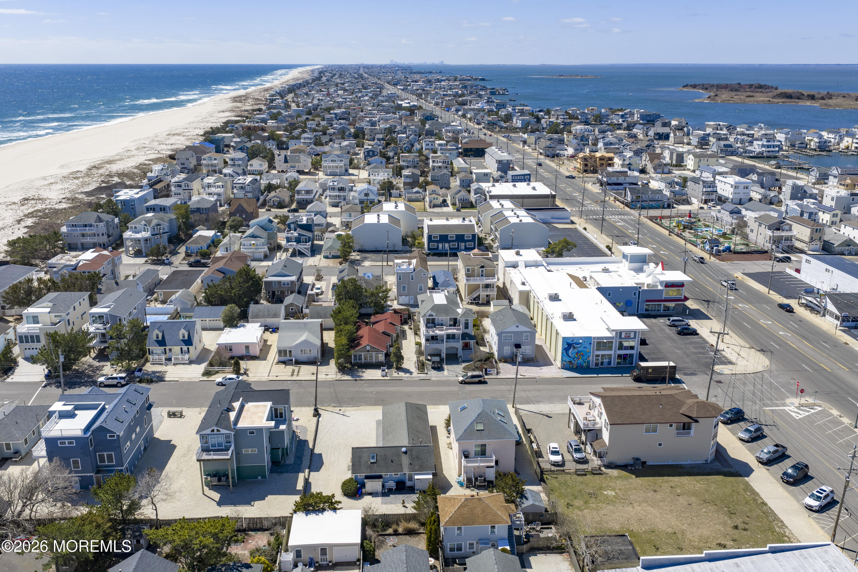 Ship Bottom, New Jersey, 08008, United States, 3 Bedrooms Bedrooms, ,2 BathroomsBathrooms,Residential,Active,2036025