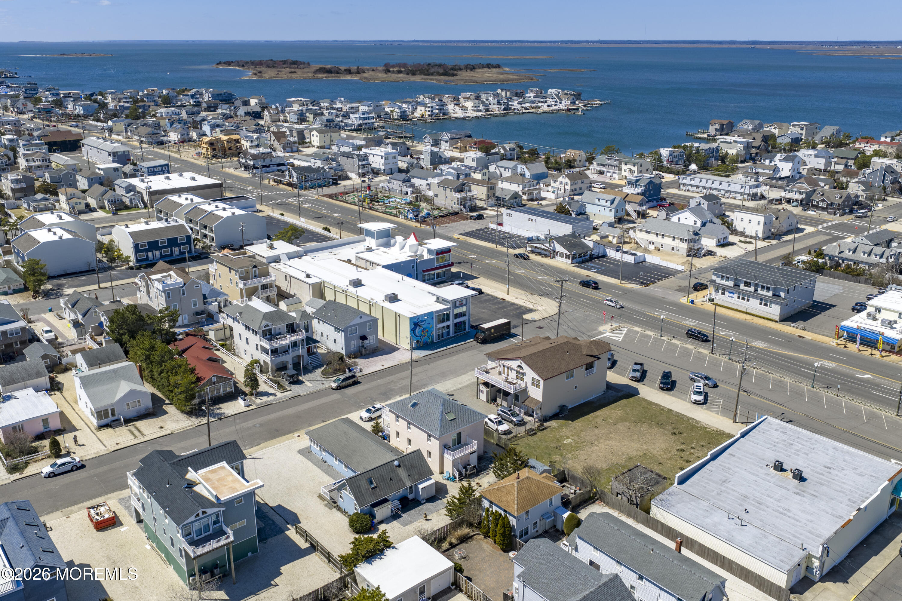 Ship Bottom, New Jersey, 08008, United States, 3 Bedrooms Bedrooms, ,2 BathroomsBathrooms,Residential,Active,2036025