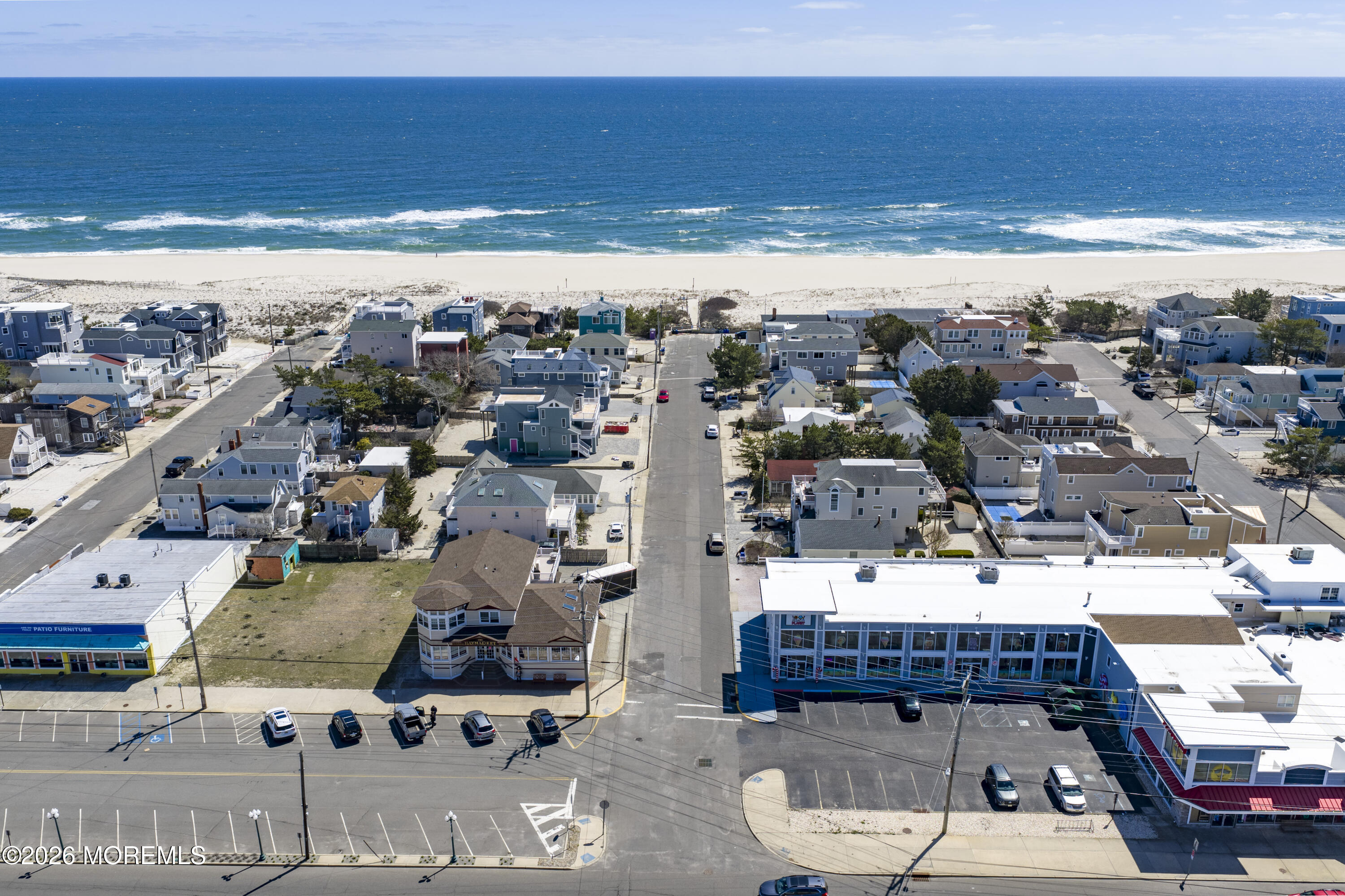 Ship Bottom, New Jersey, 08008, United States, 3 Bedrooms Bedrooms, ,2 BathroomsBathrooms,Residential,Active,2036025
