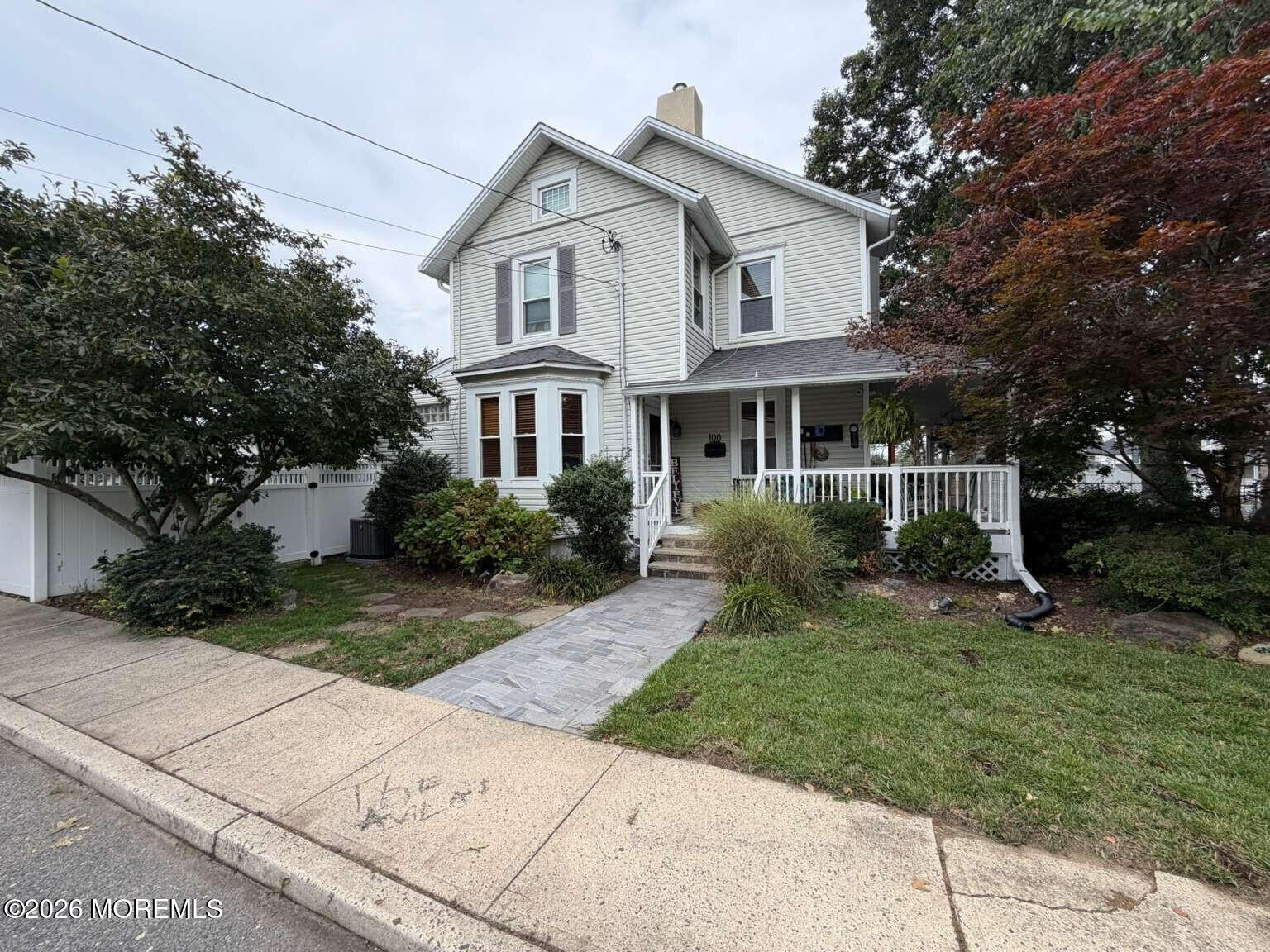 100 Grand Avenue