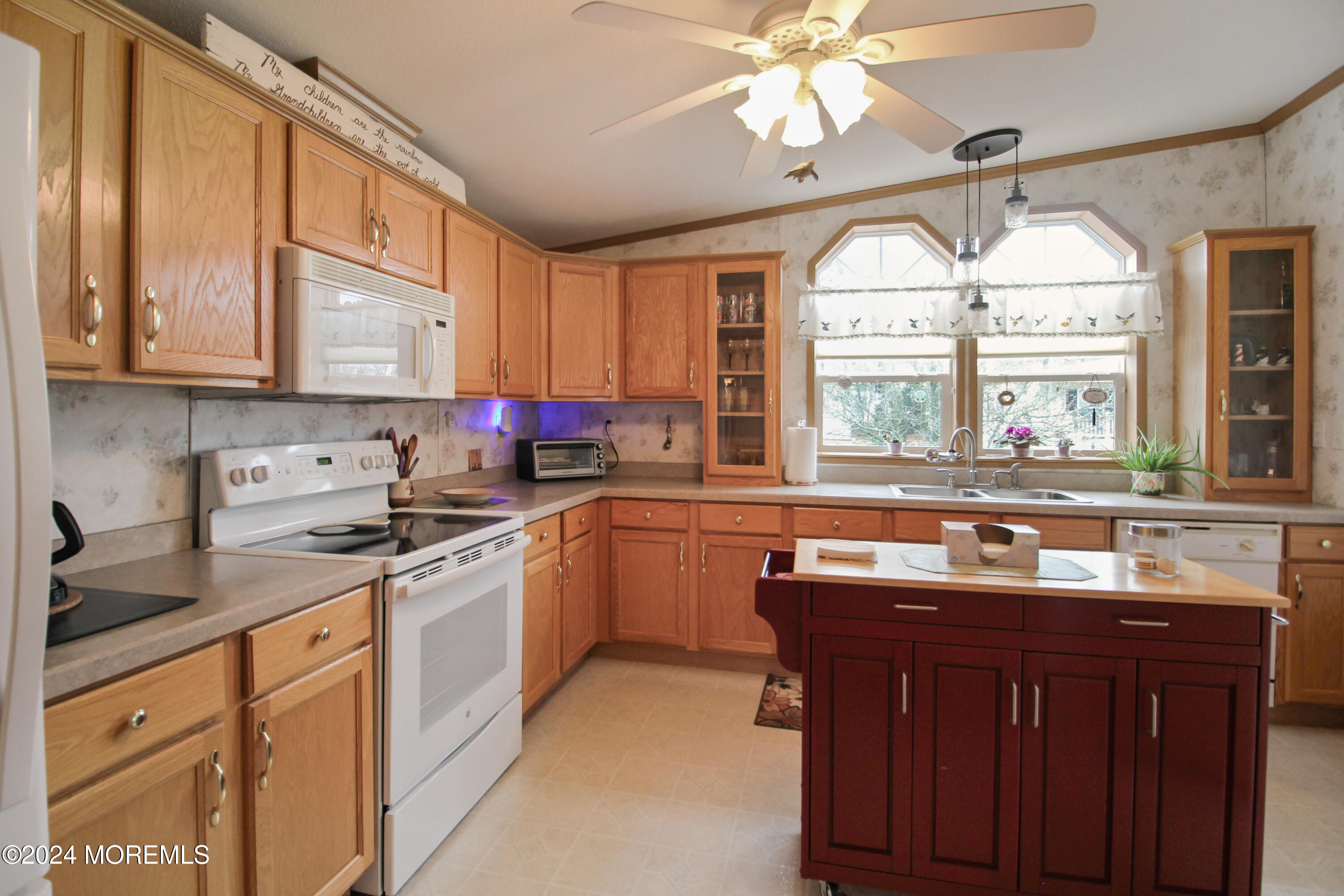 902 Oak Ridge Terrace, Whiting, New Jersey image 11