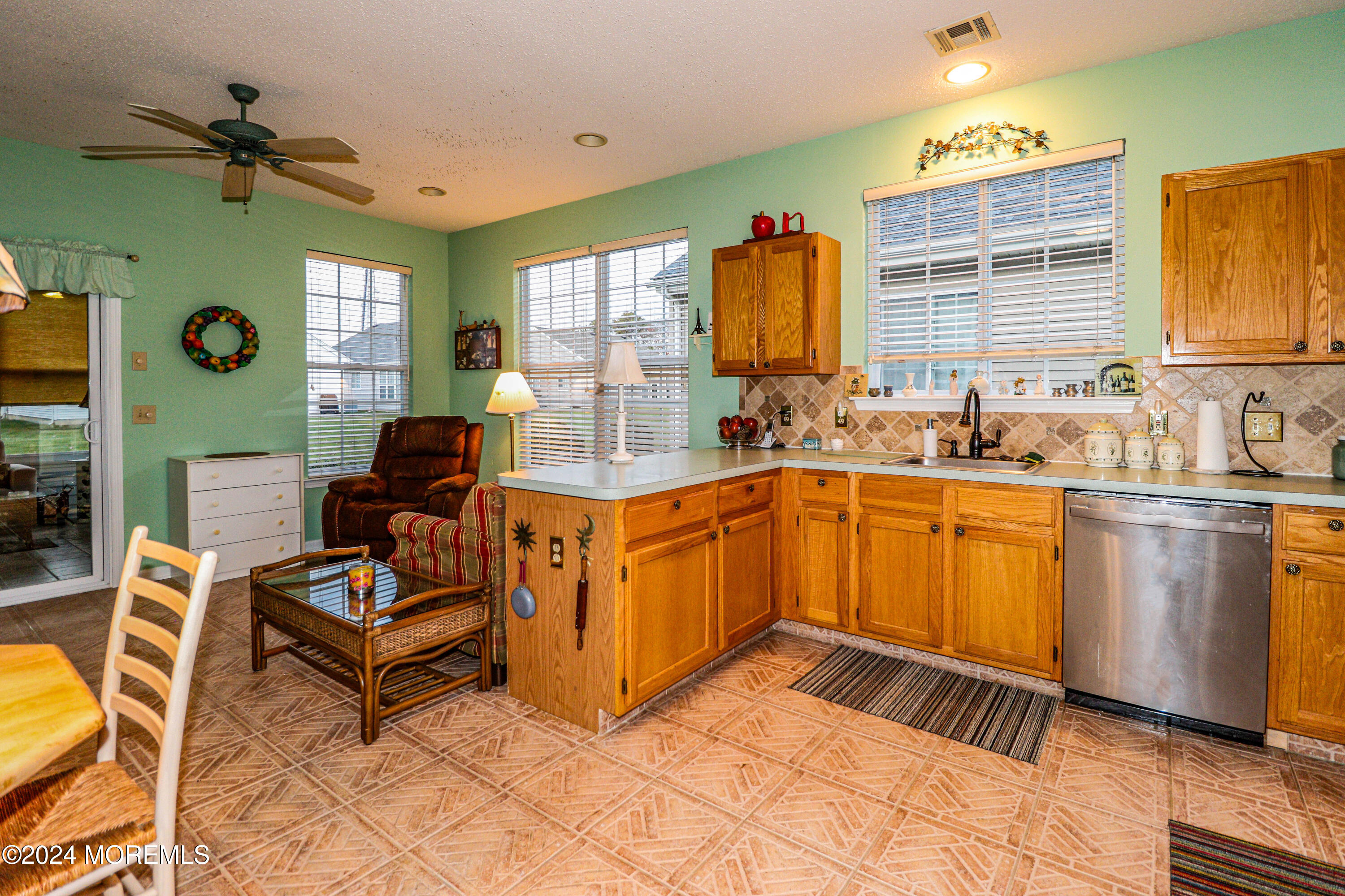 22 Robin Lane, Barnegat, New Jersey image 12