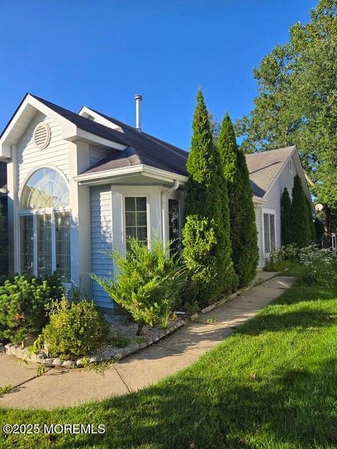 Homes For Sale - 1598 Alpen Lane<br/> Toms River, NJ 08755