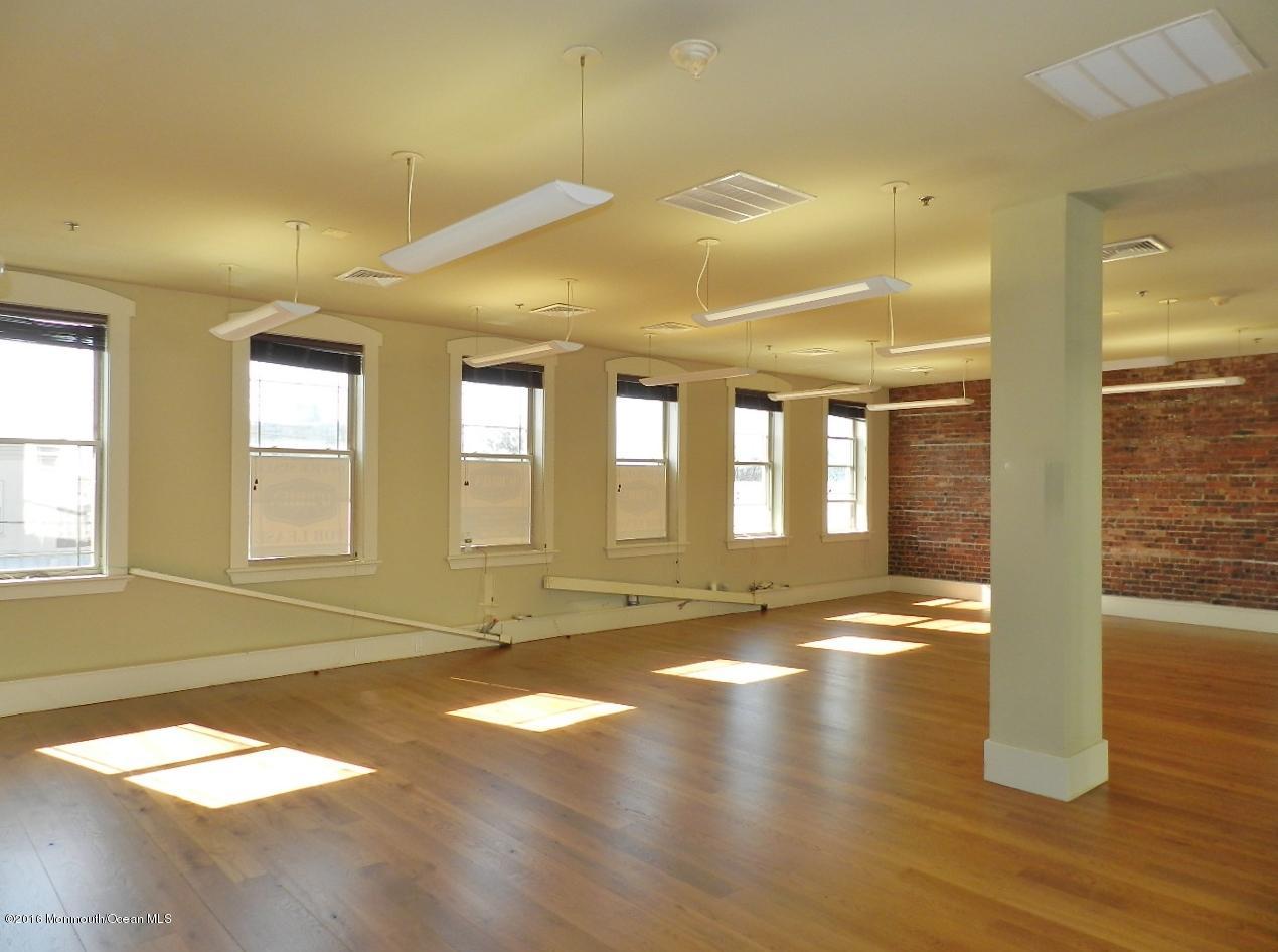 34 Broad Street 2C