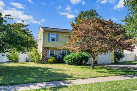 Photo of 2 Lilac Place, Howell, NJ 07731 (MLS # 22531574)