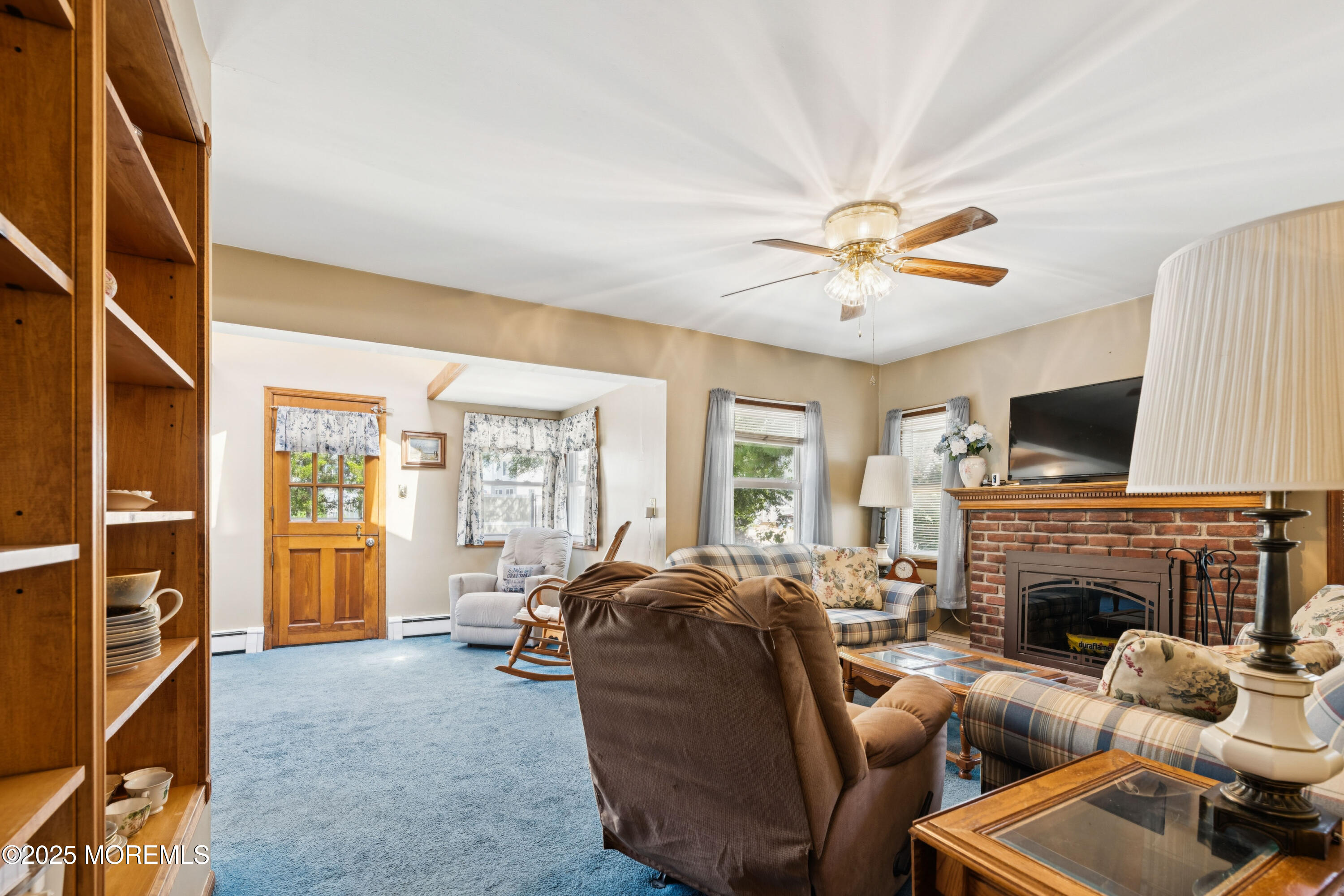 507 Riverside Drive S