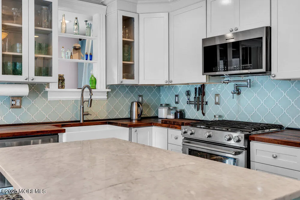 Belmar, New Jersey 07719, United States, 4 Bedrooms Bedrooms, ,2 BathroomsBathrooms,Residential,Active,120963