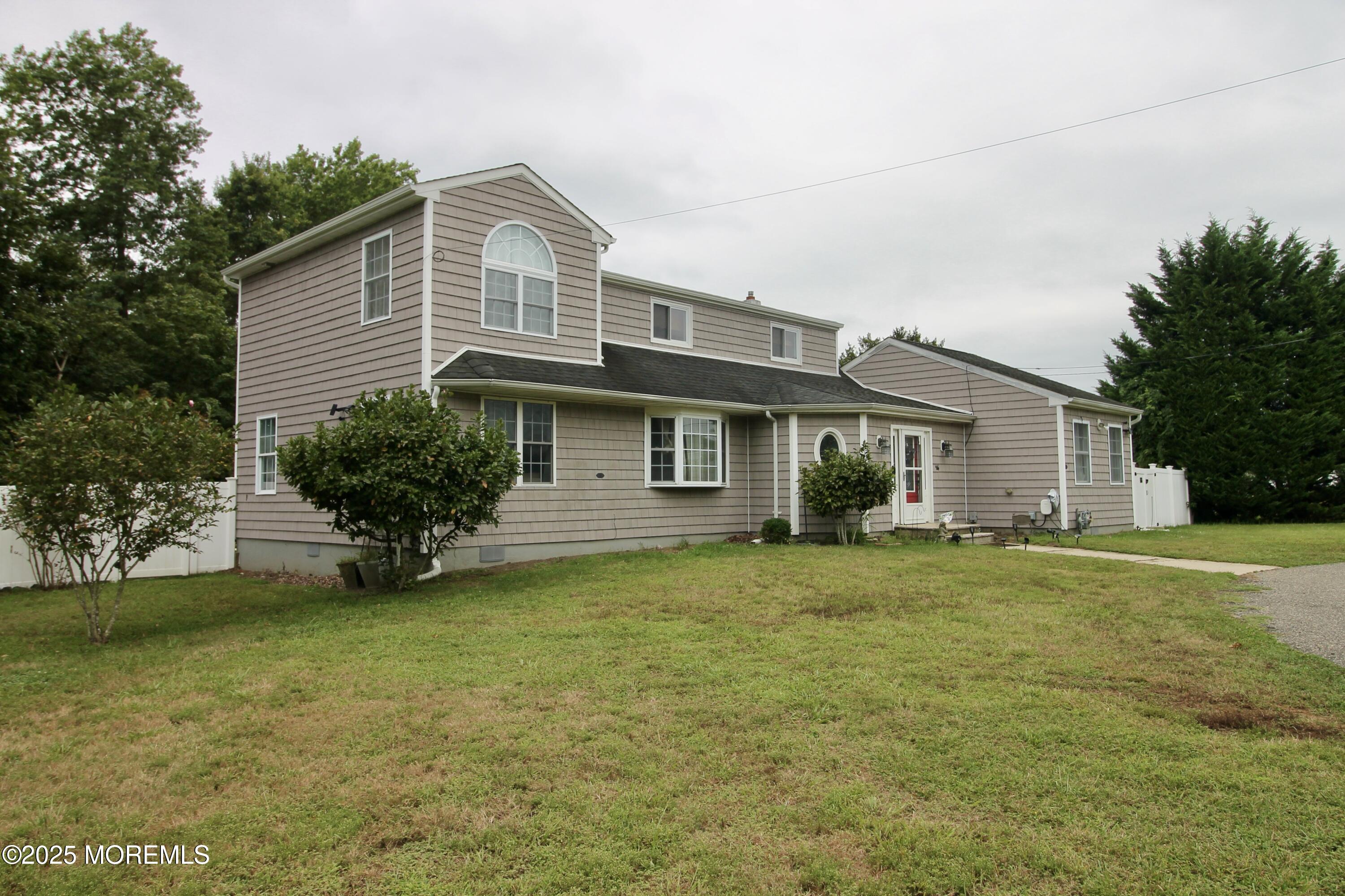 16 Maple Lane