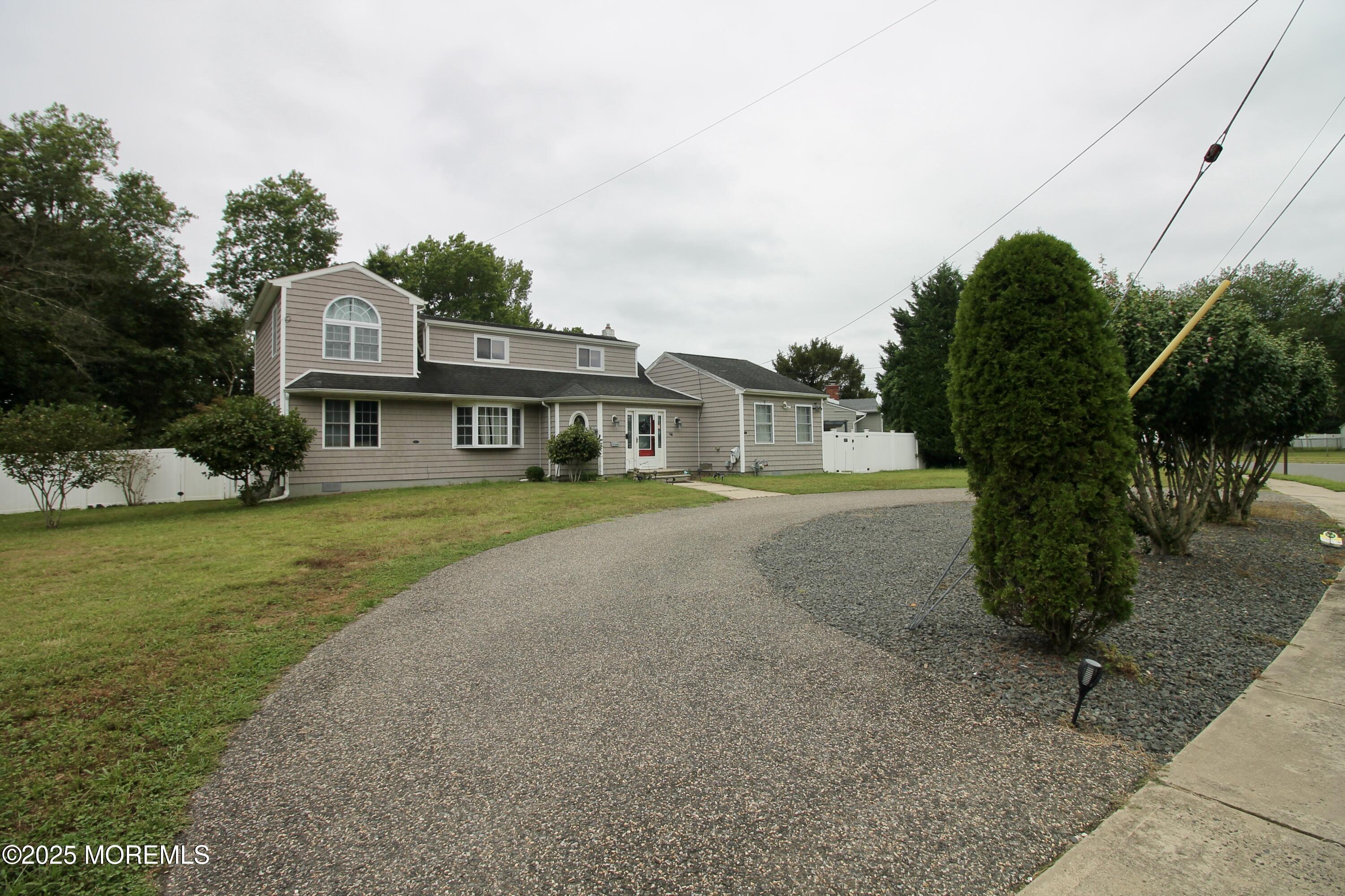 16 Maple Lane