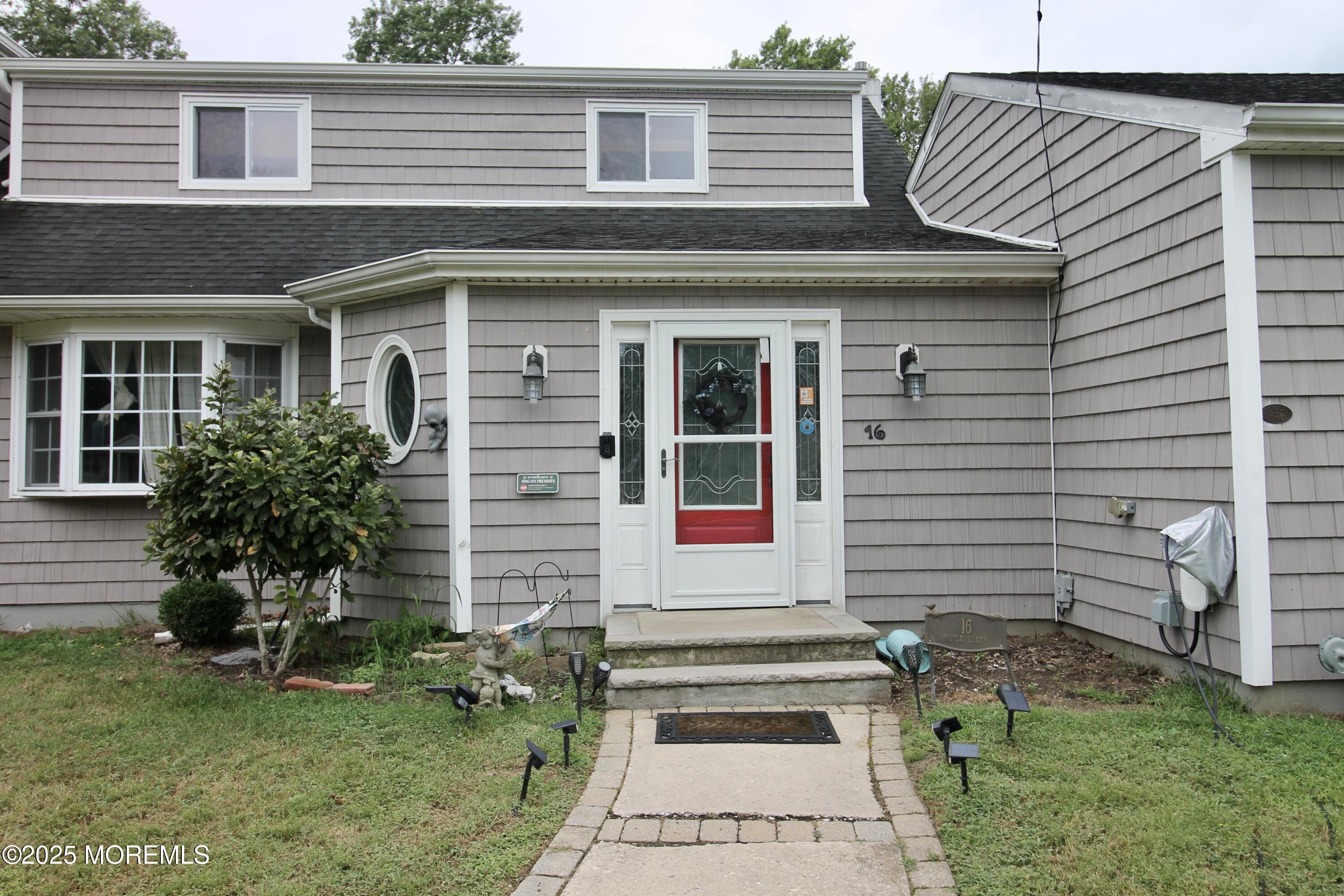 16 Maple Lane