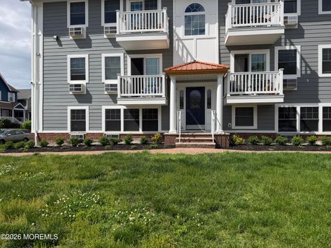 Condo For Rent - 311 W 4th Avenue #101<br/> Monmouth County, Asbury Park, NJ 07712