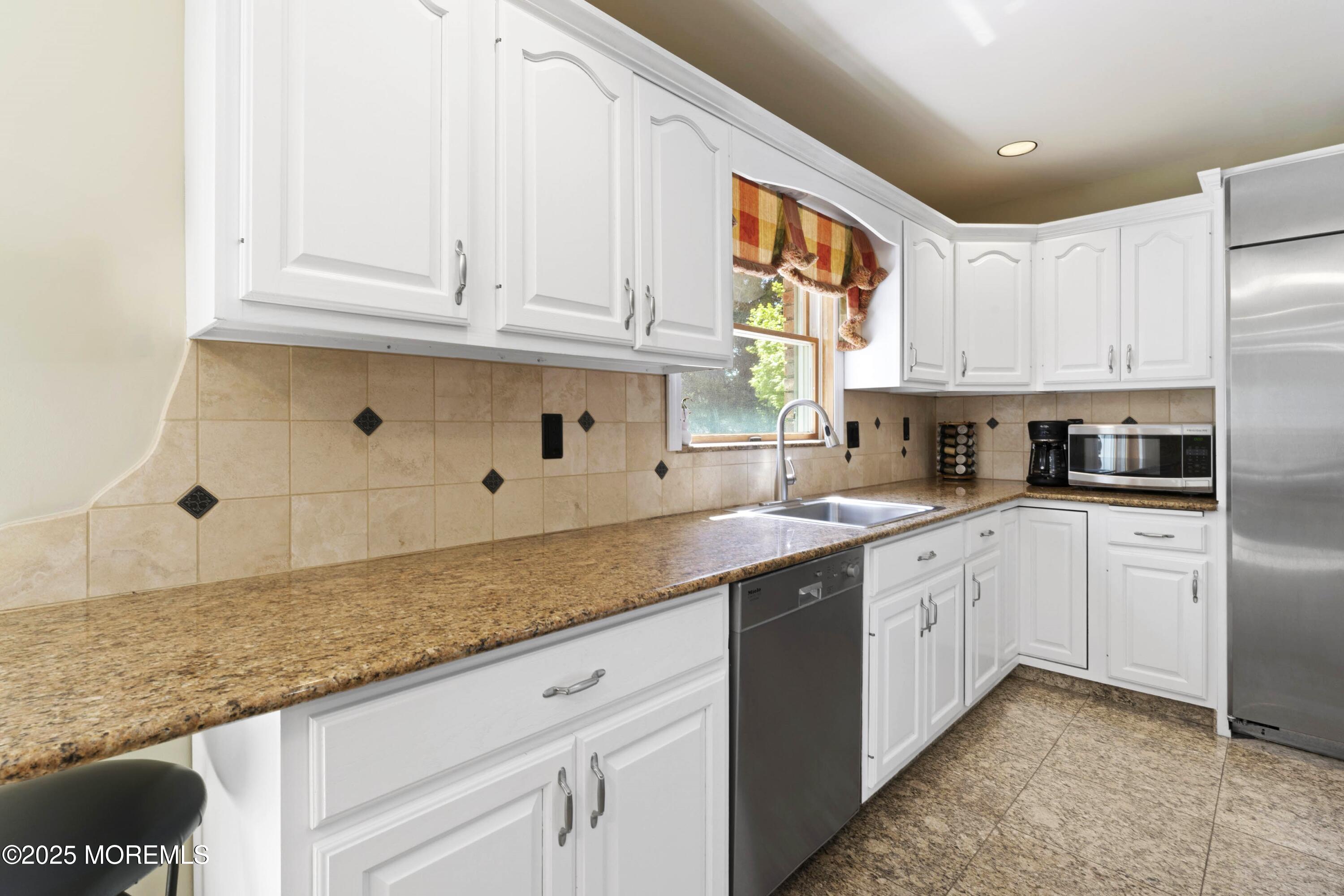 4 Tara Court, Holmdel, New Jersey image 19