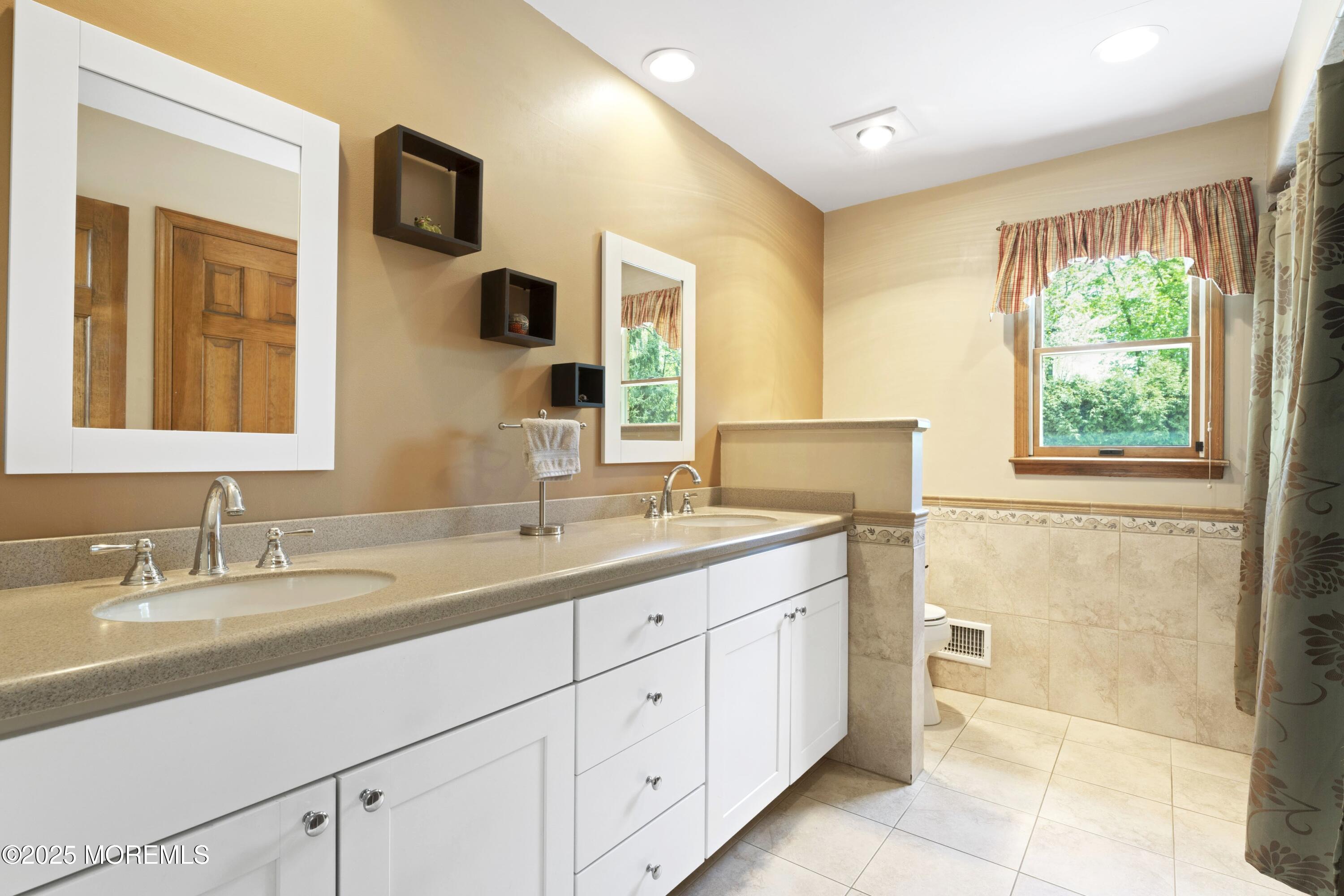4 Tara Court, Holmdel, New Jersey image 39
