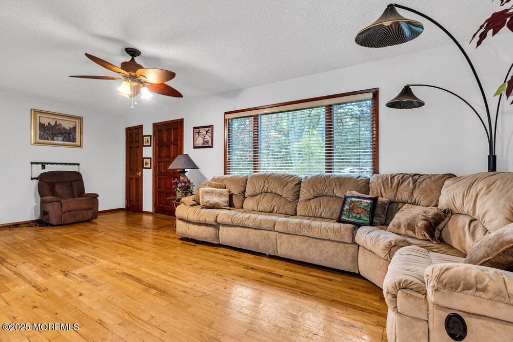 100 Hill Top Drive, Brick, New Jersey image 9