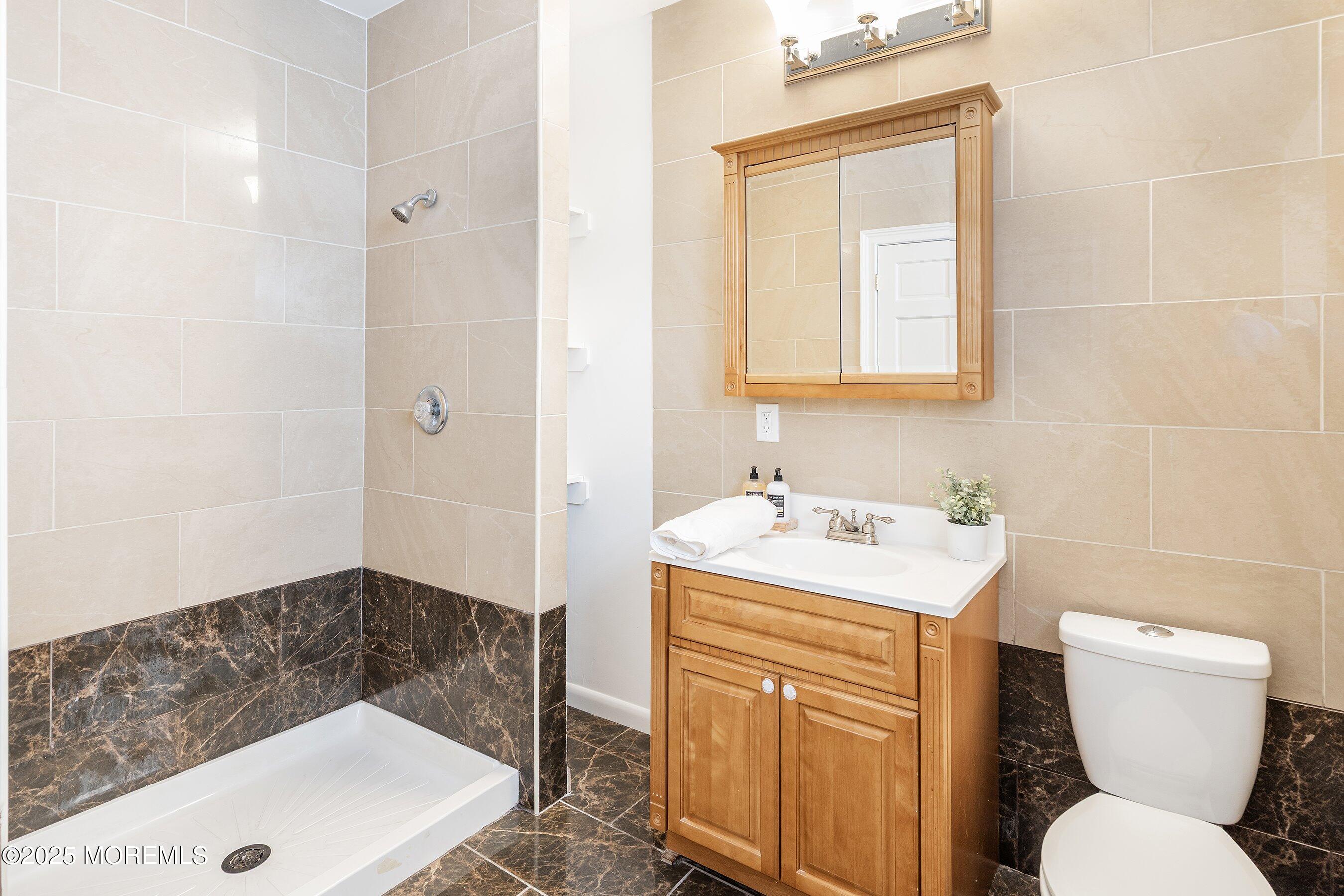 35 Sweetmans Lane, Manalapan, New Jersey image 15