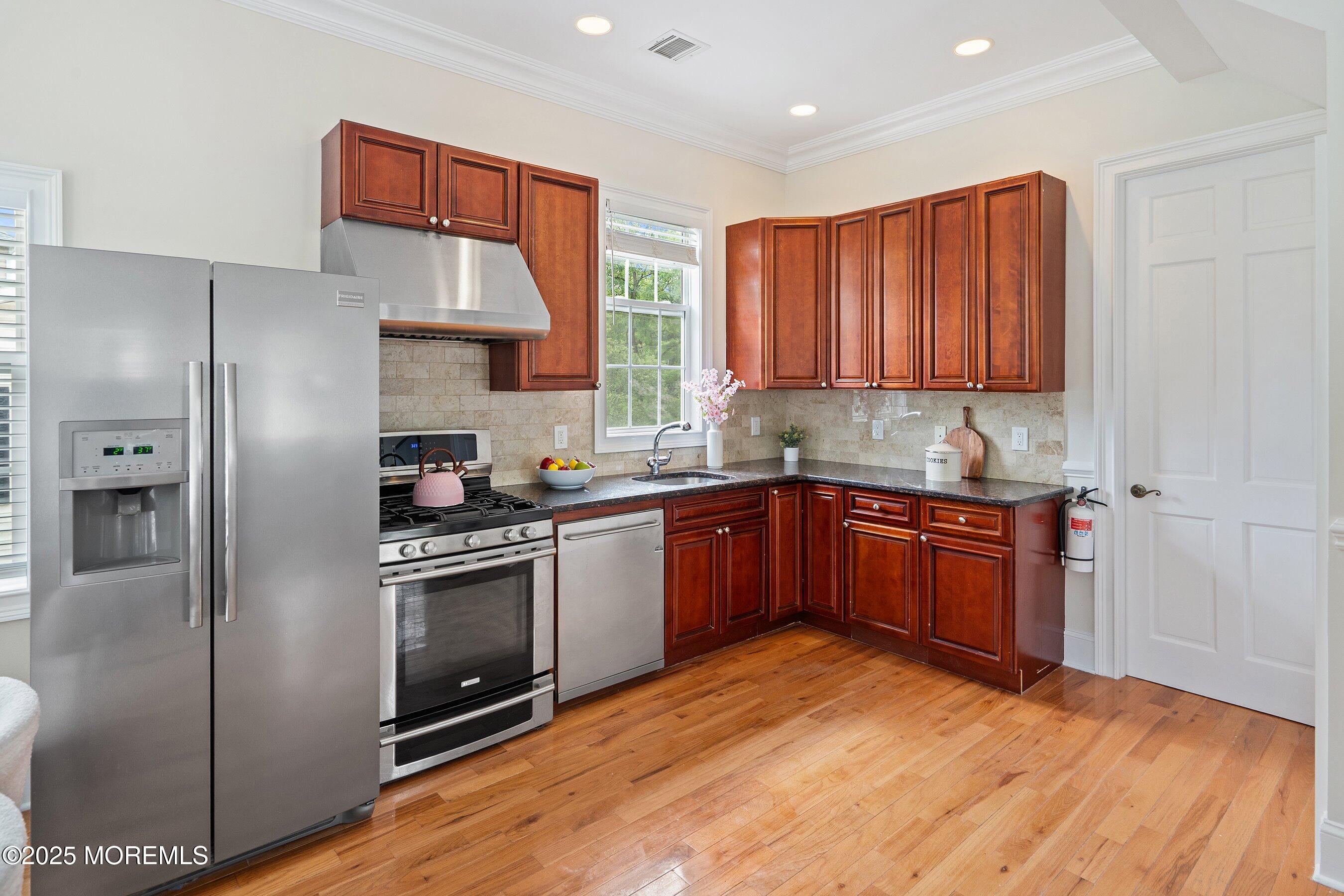 35 Sweetmans Lane, Manalapan, New Jersey image 3