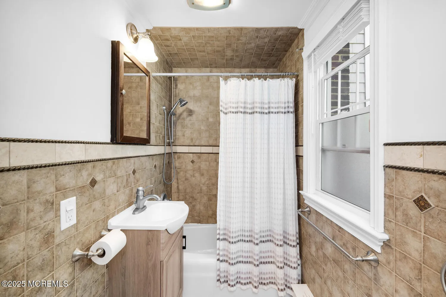 Middletown, New Jersey 07748, United States, 3 Bedrooms Bedrooms, ,2 BathroomsBathrooms,Residential,Active,219768