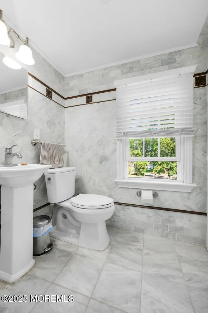 Middletown, New Jersey 07748, United States, 3 Bedrooms Bedrooms, ,2 BathroomsBathrooms,Residential,Active,219768