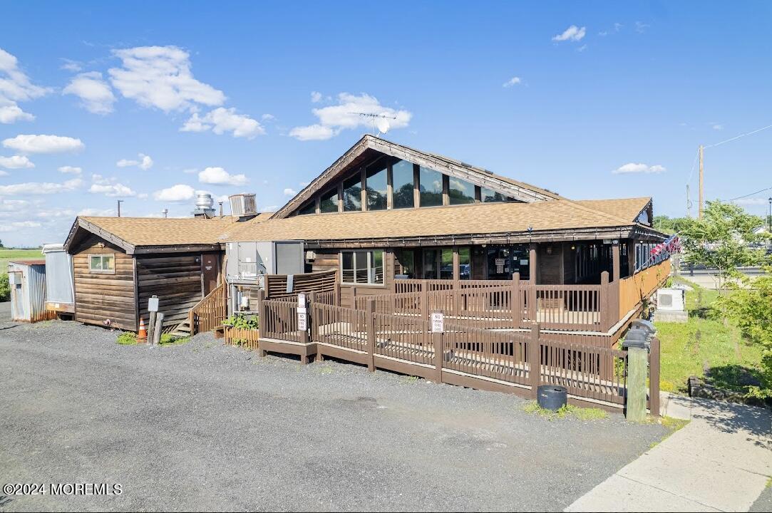 522 Amboy Avenue