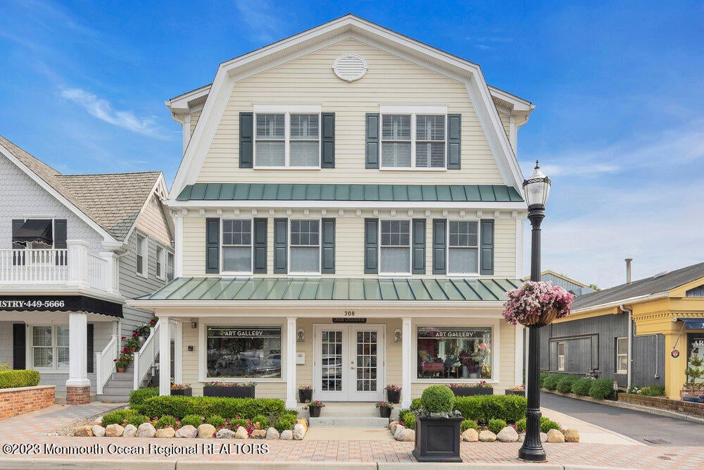 308 Morris Avenue 3