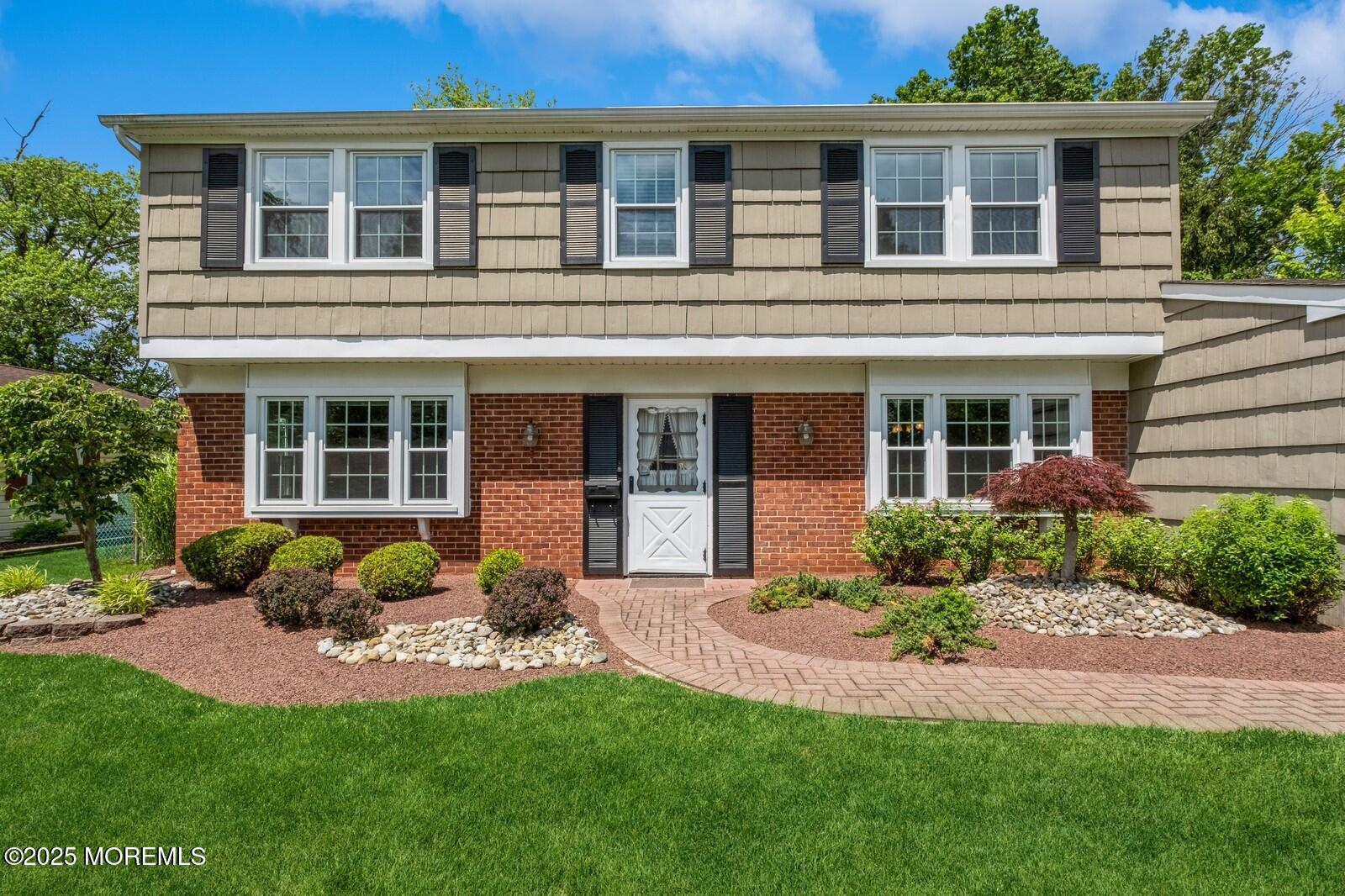 190 Deerfield Lane