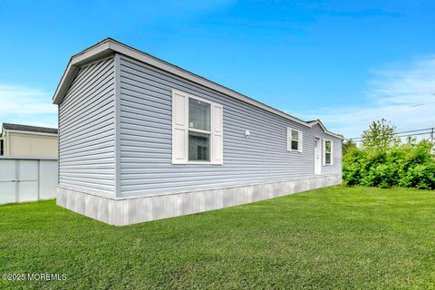 Homes For Sale - 205 Maple Street<br/> Robbinsville, NJ 08691