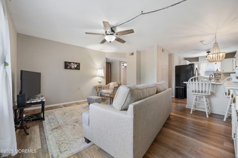 39 Cambridge Court E Lakewood NJ 08701