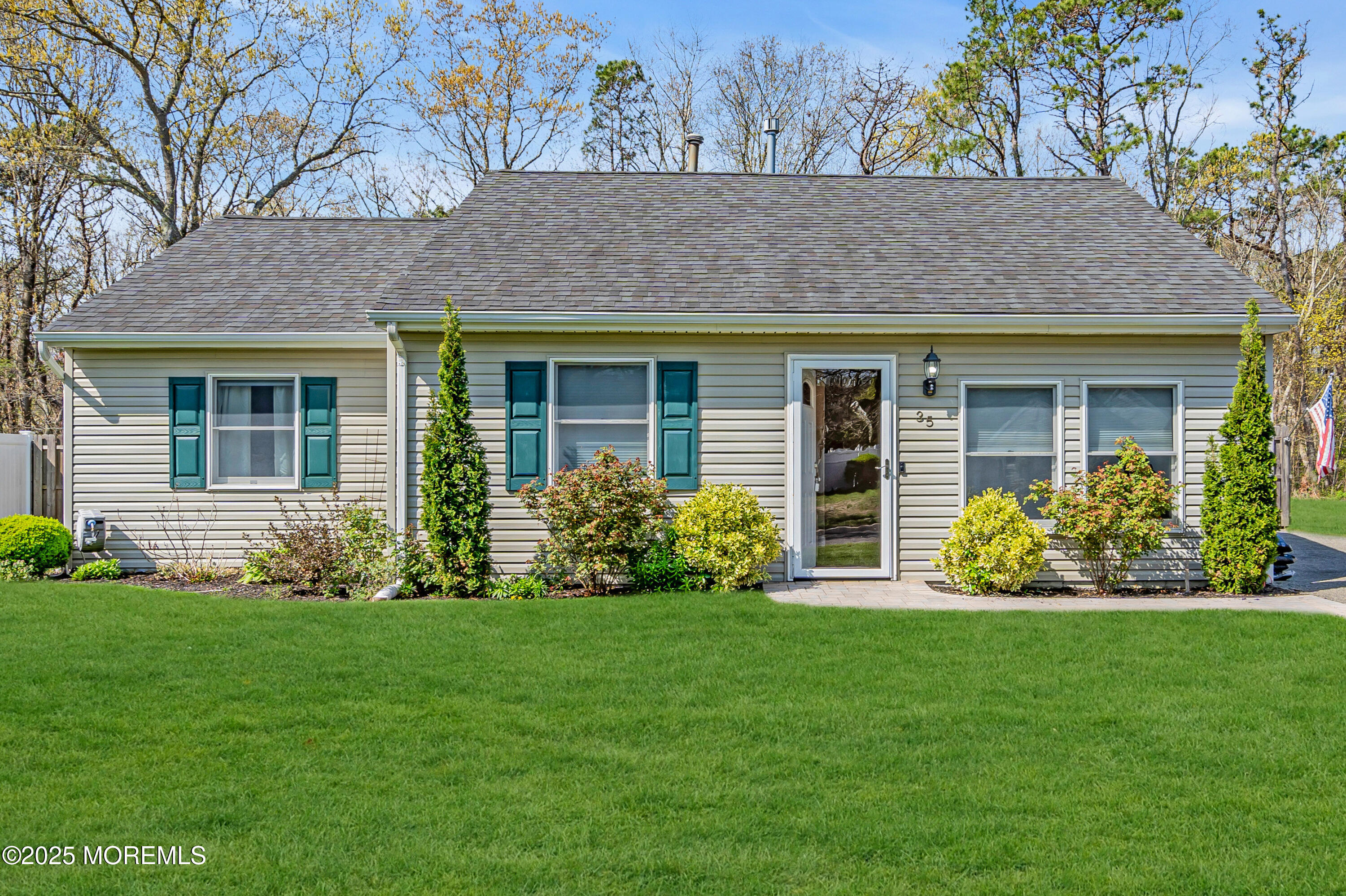 35 Chestnut Way Circle, Barnegat, New Jersey image 2