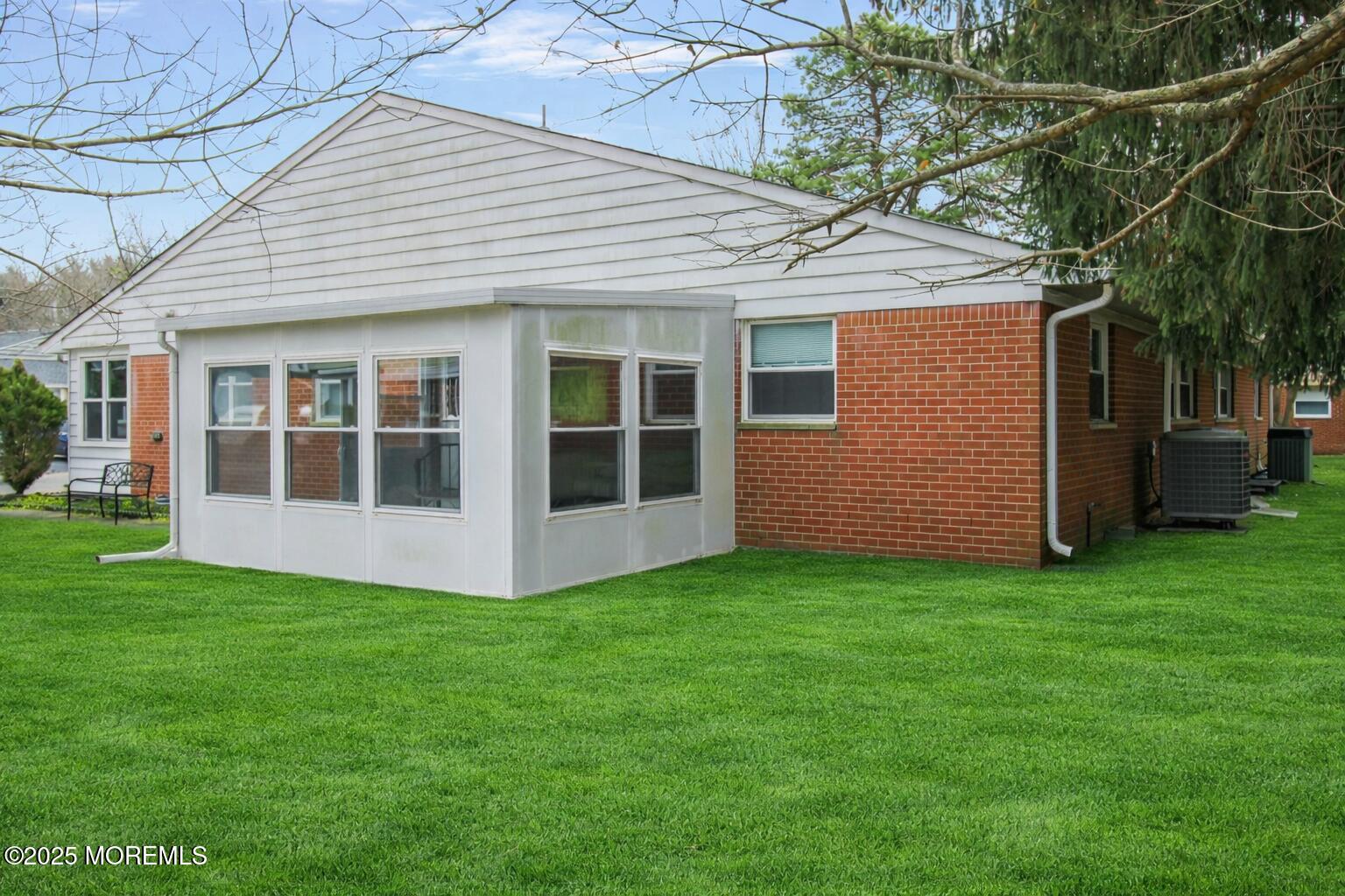 988 B Constitution Boulevard