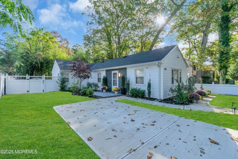 Homes For Sale - 185 Elmwood Road<br/> Oakhurst, NJ 07755