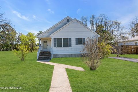 Photo of 26 1st Avenue, Toms River, NJ 08757 (MLS # 22611356)