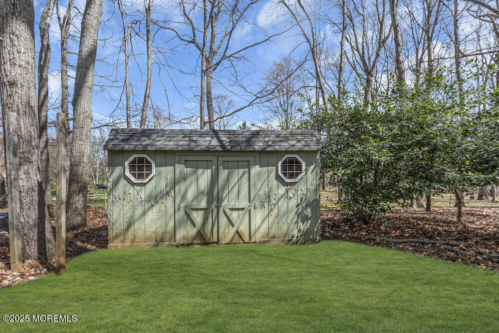 23 Manalapan Woods Drive, Manalapan, New Jersey image 47