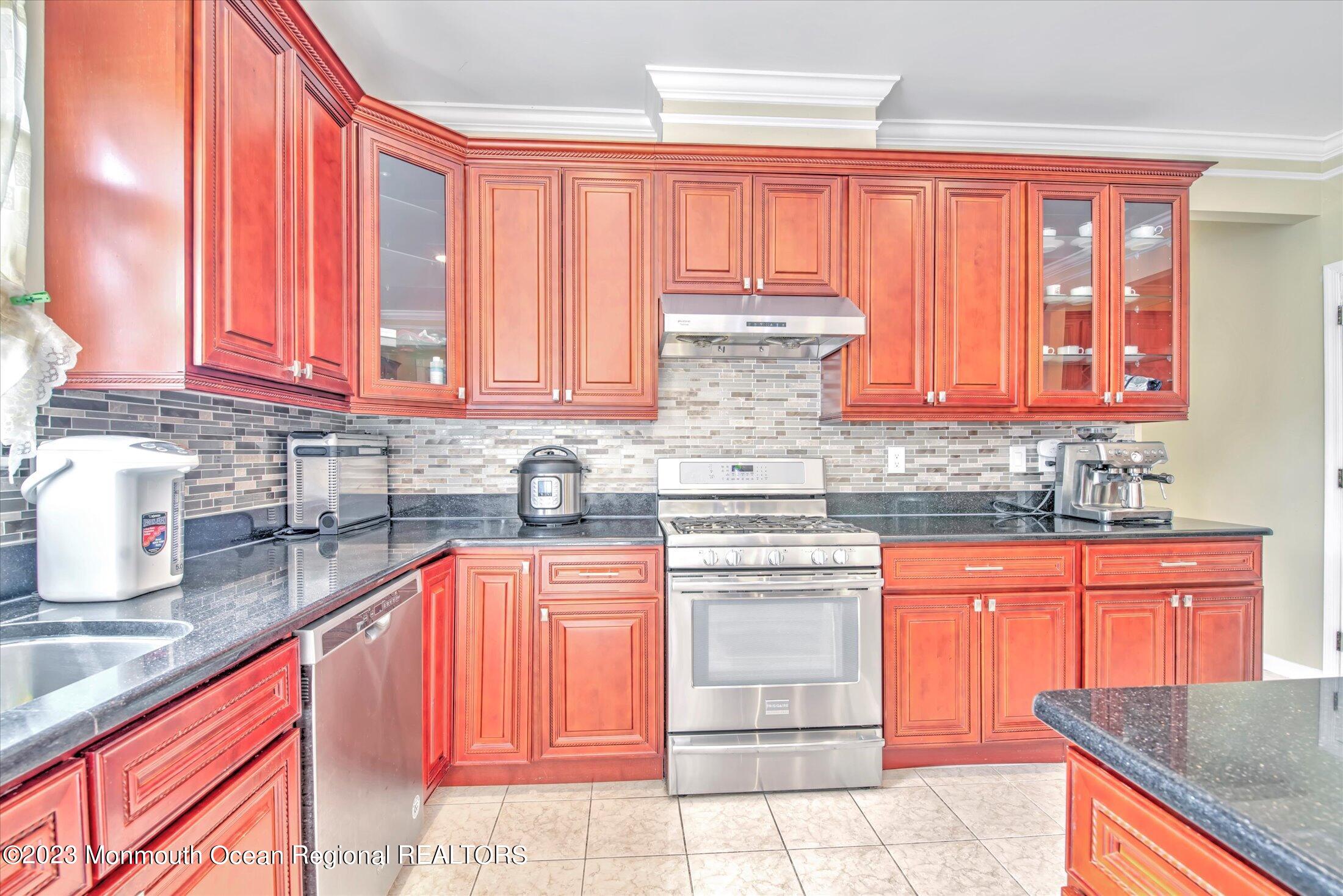 23 Stevenson Drive, Marlboro, New Jersey image 15