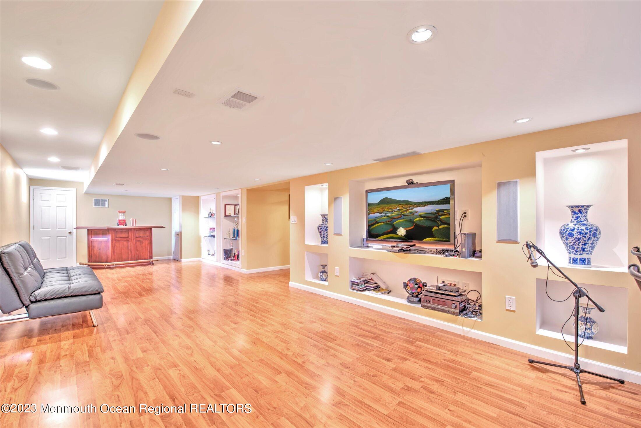 23 Stevenson Drive, Marlboro, New Jersey image 32