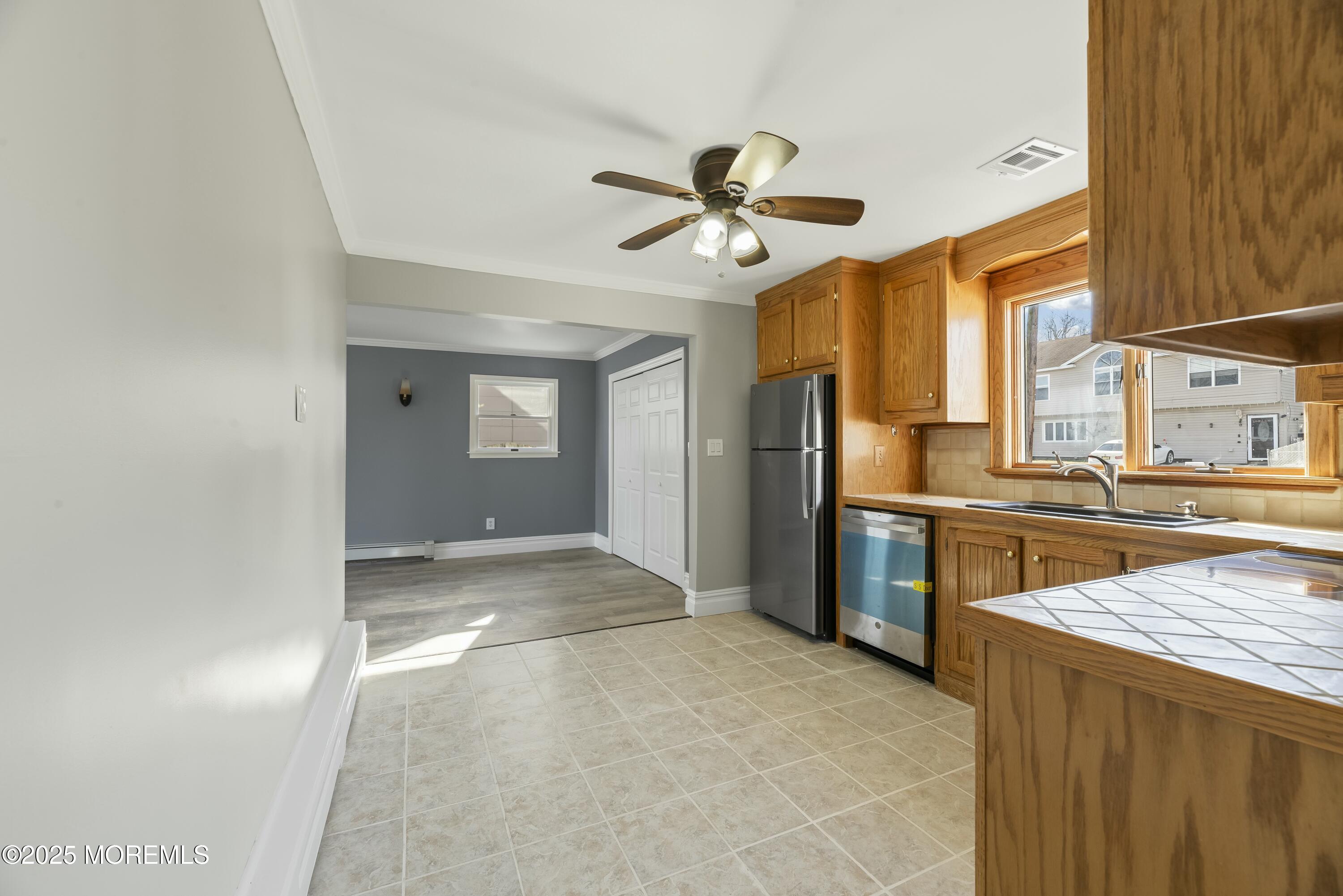 9 Ash Terrace, Parlin, New Jersey image 6
