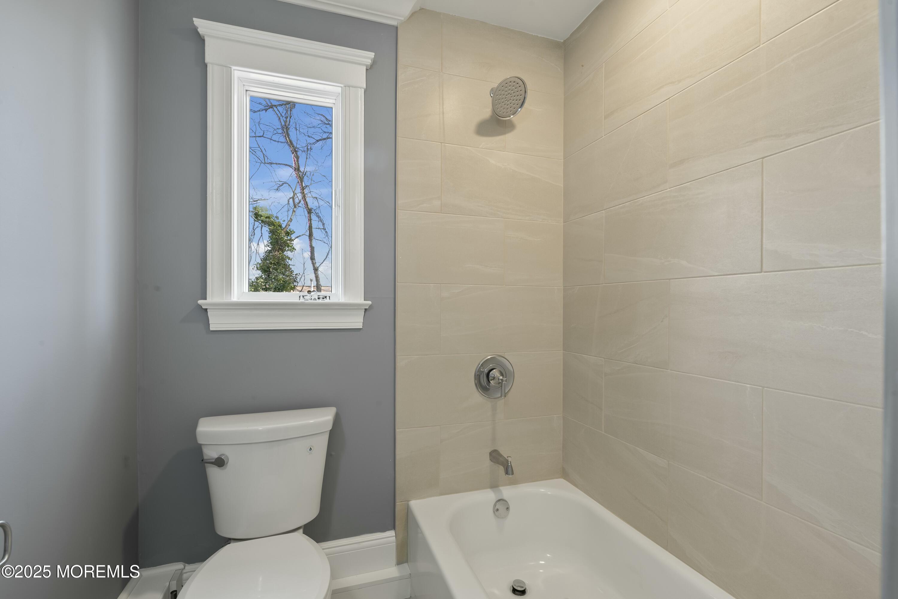 9 Ash Terrace, Parlin, New Jersey image 14
