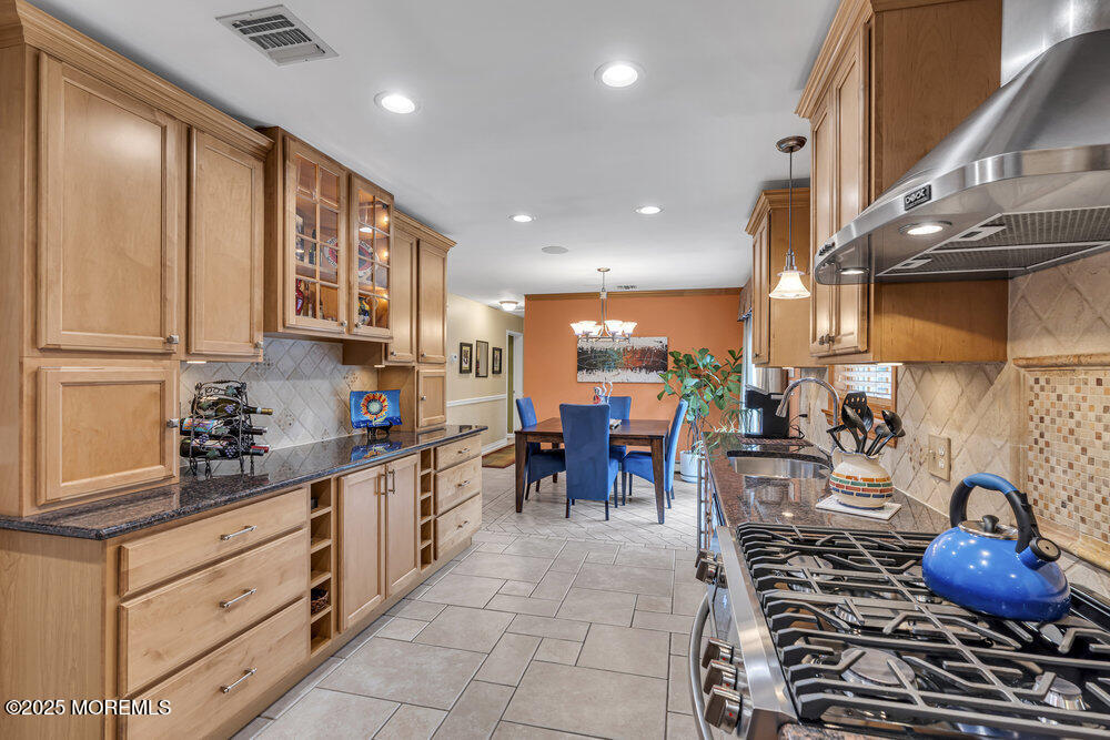 310 Wyckoff Road, Eatontown, New Jersey image 9