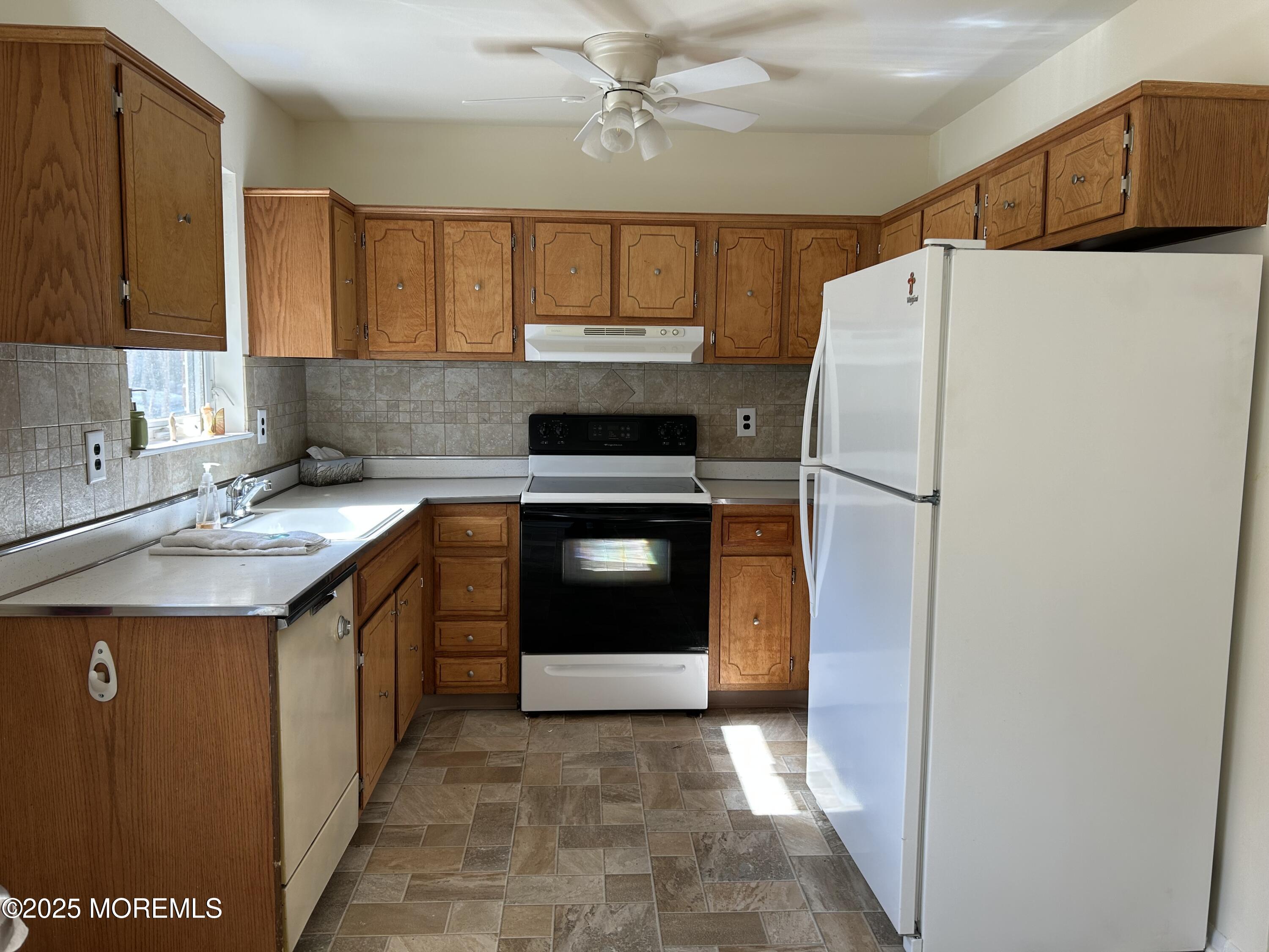 127B Tulip Court, Whiting, New Jersey image 10