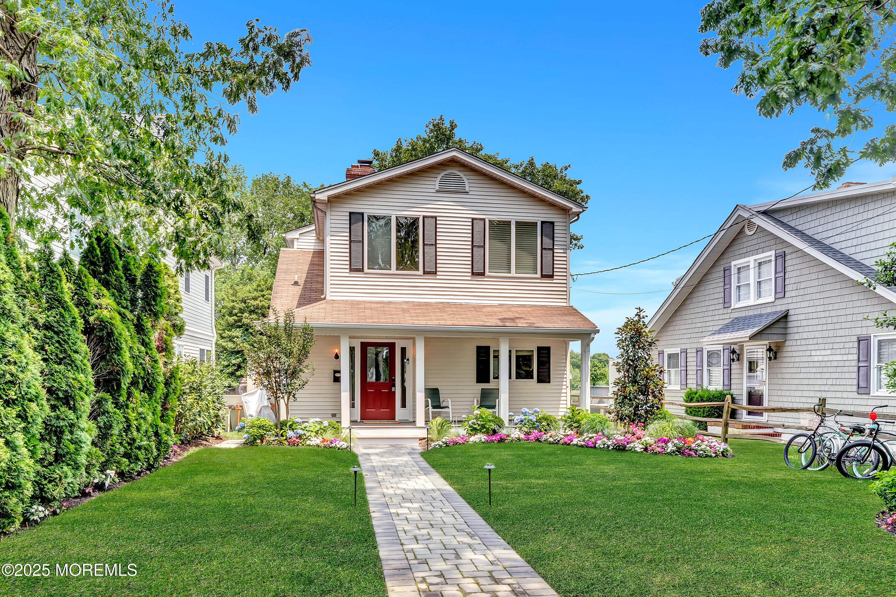 637 Beacon Boulevard