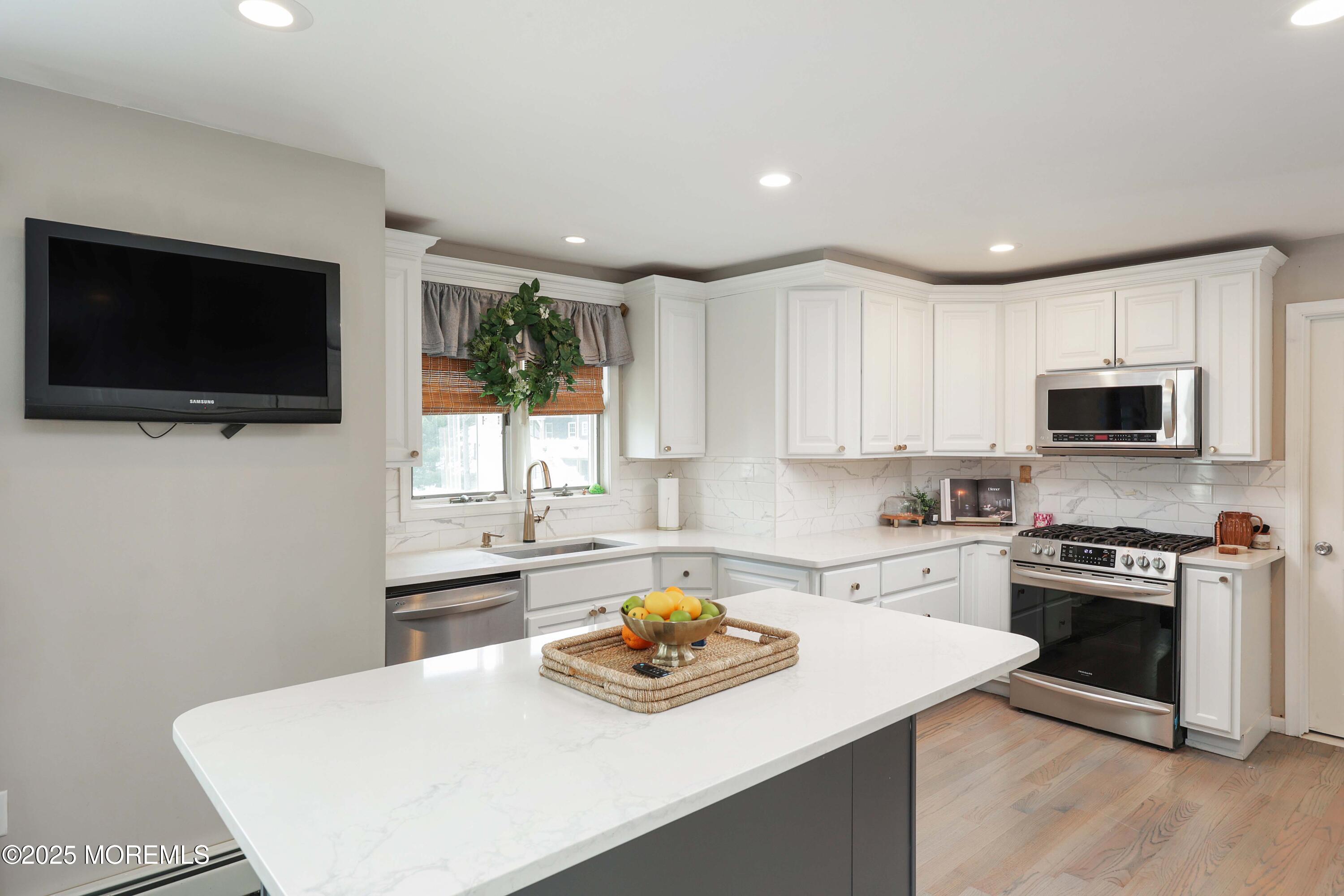 657 Bray Avenue, Port Monmouth, New Jersey image 6