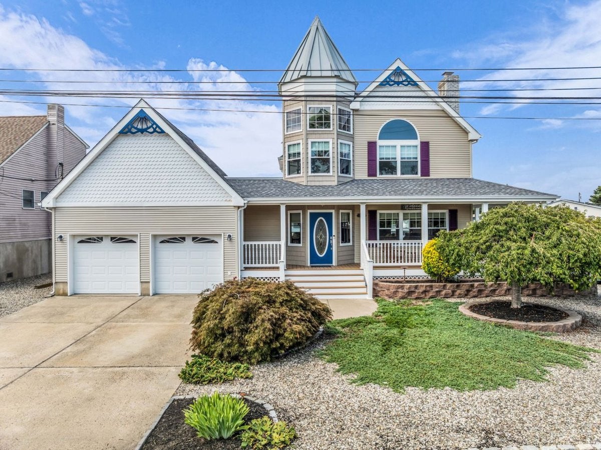 22 Seville Drive