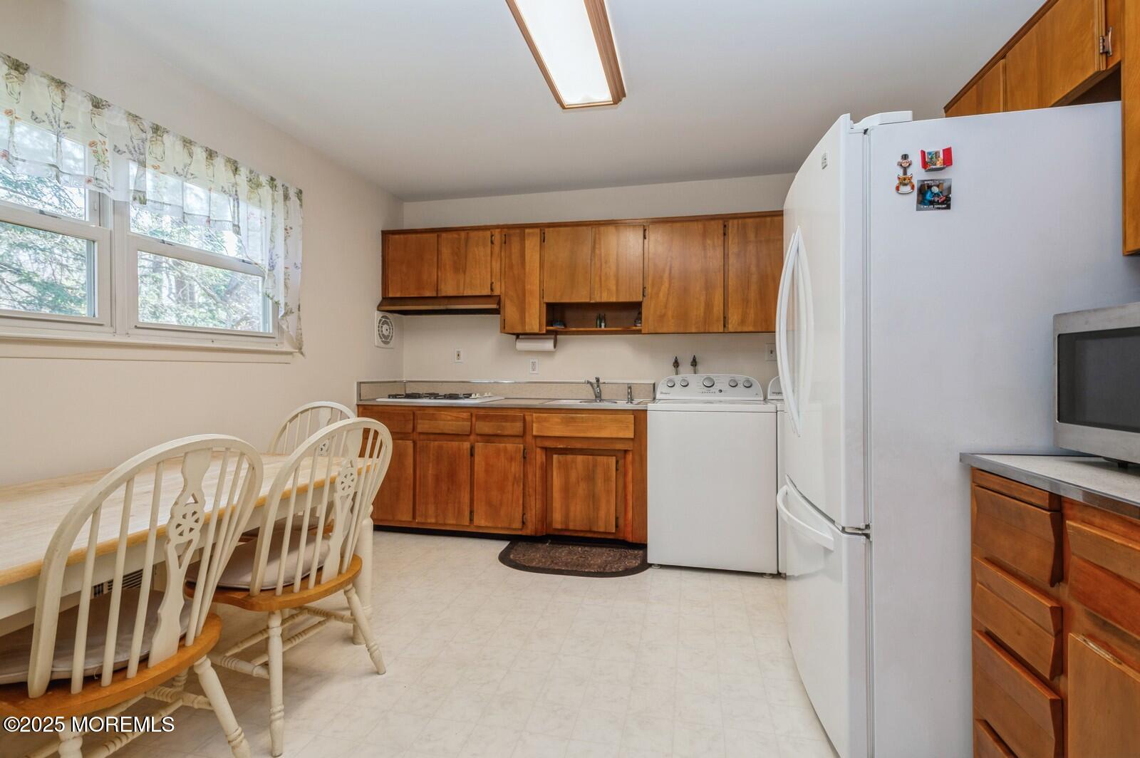 87 Poricy Lane, Red Bank, New Jersey image 3