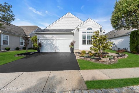 Photo of 14 Isabella Drive, Manchester, NJ 08759 (MLS # 22529965)