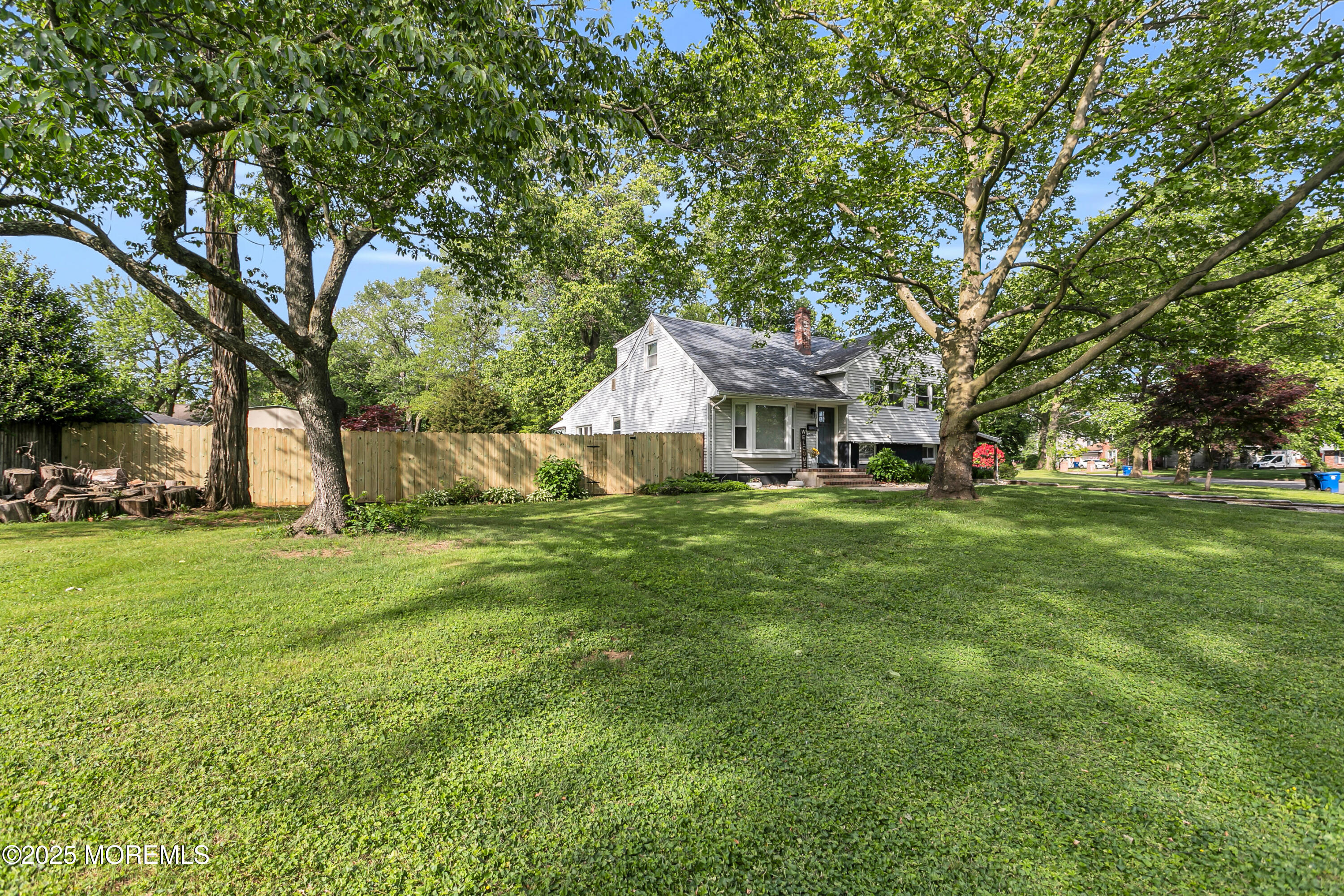 11 Woodside Drive