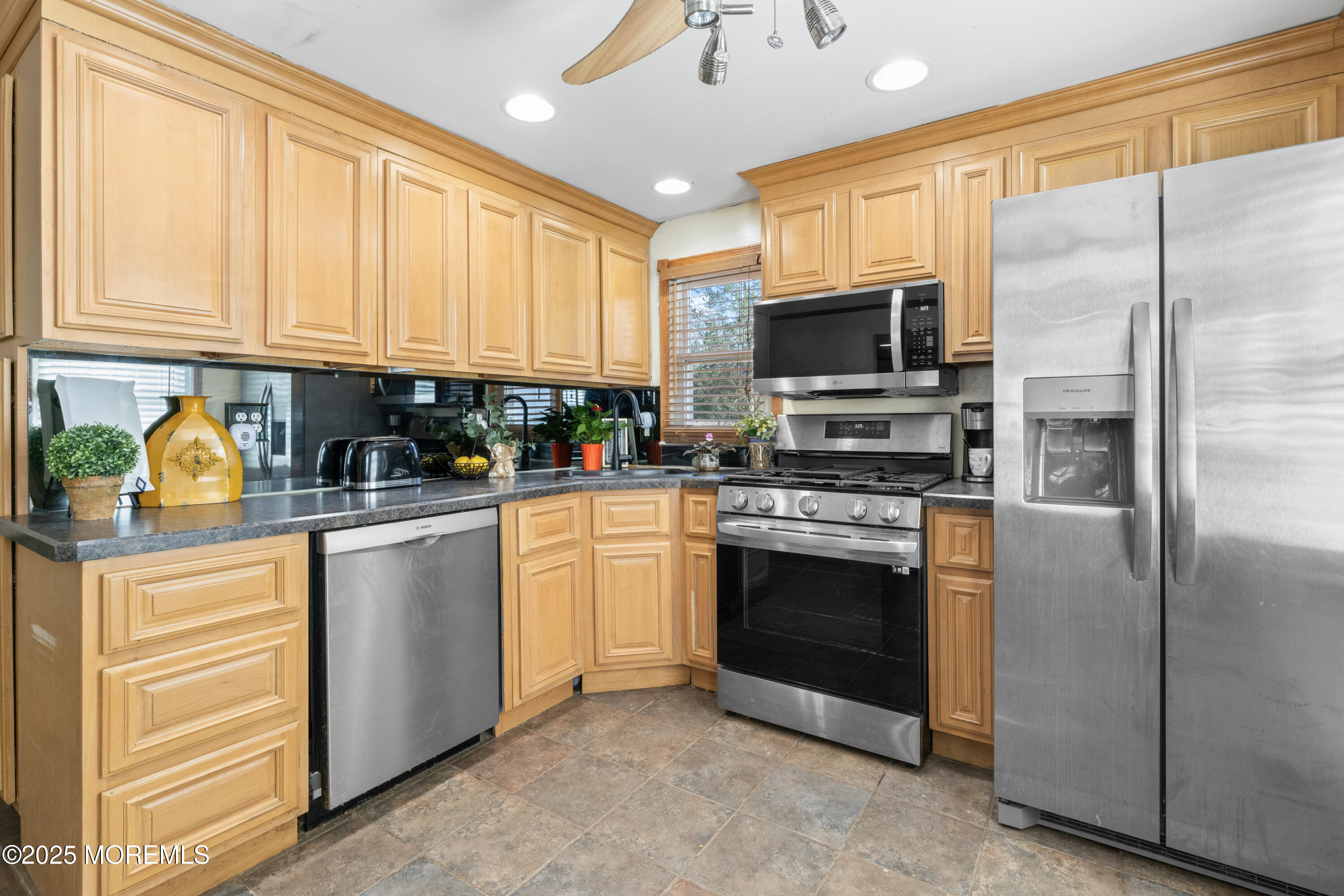 438 Shady Lane, Howell, New Jersey image 3